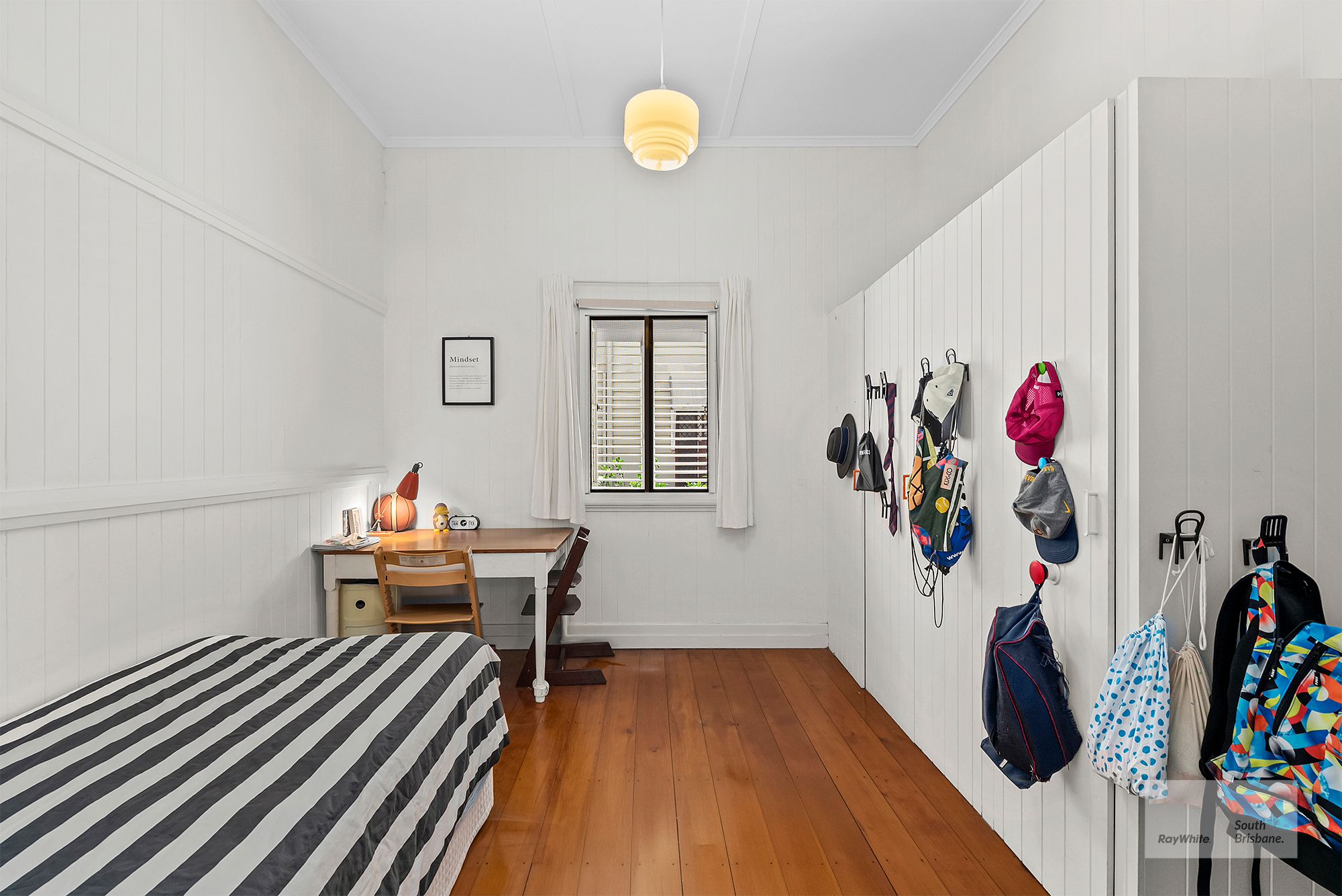 13 Crescent Road — photo 9 of 14