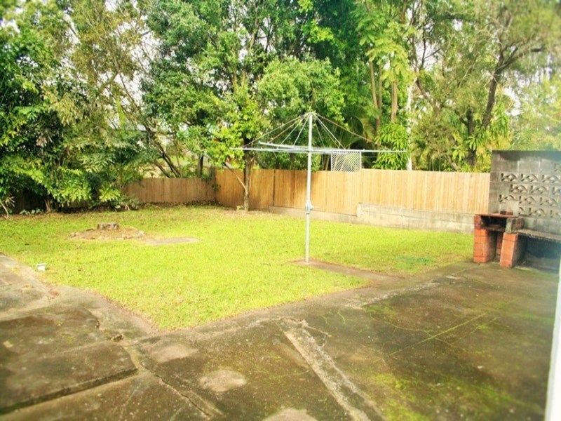 35 Logan Avenue, Oxley, QLD 4075