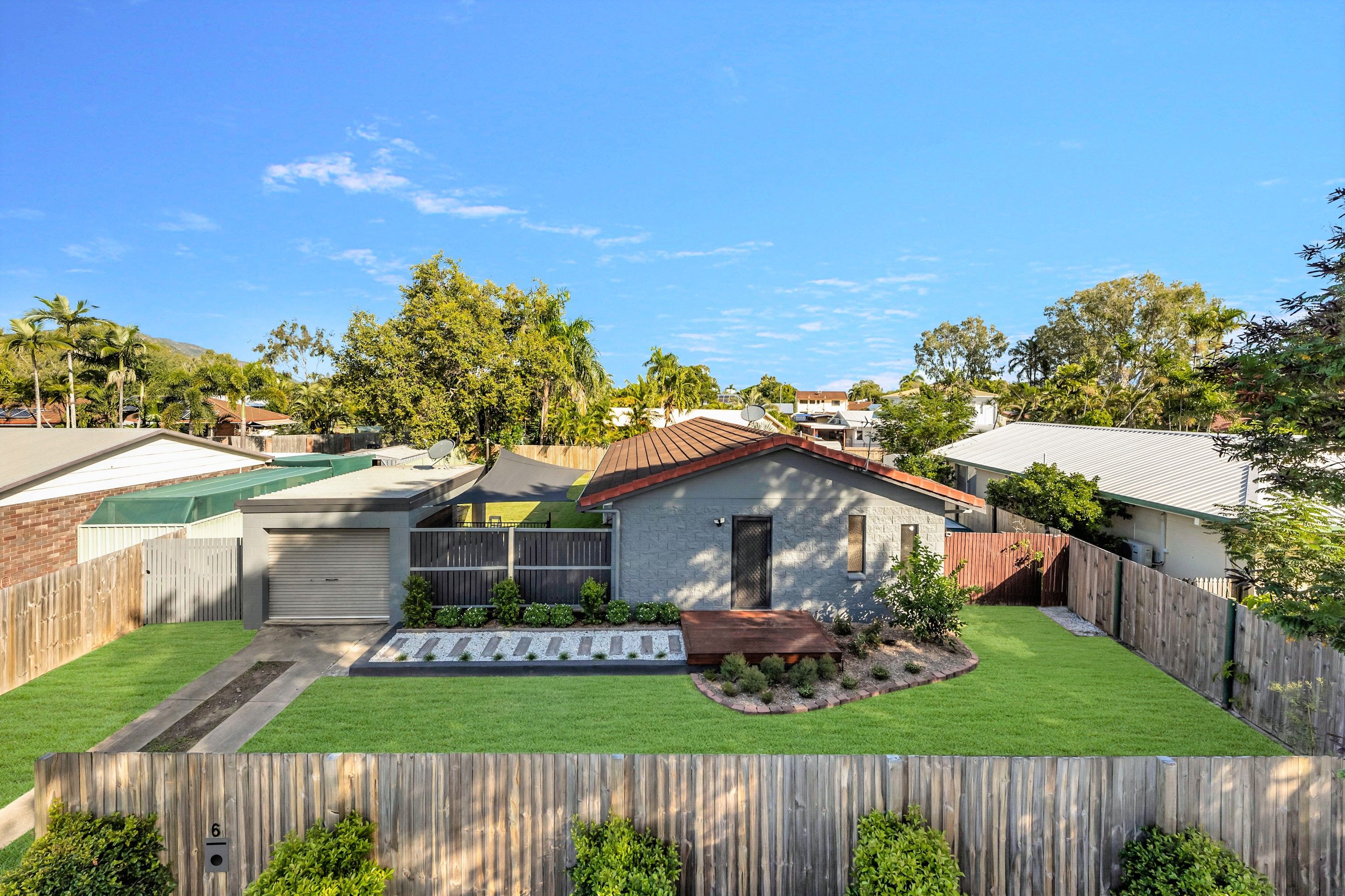 6 Canterbury Road, Kirwan QLD 4817
