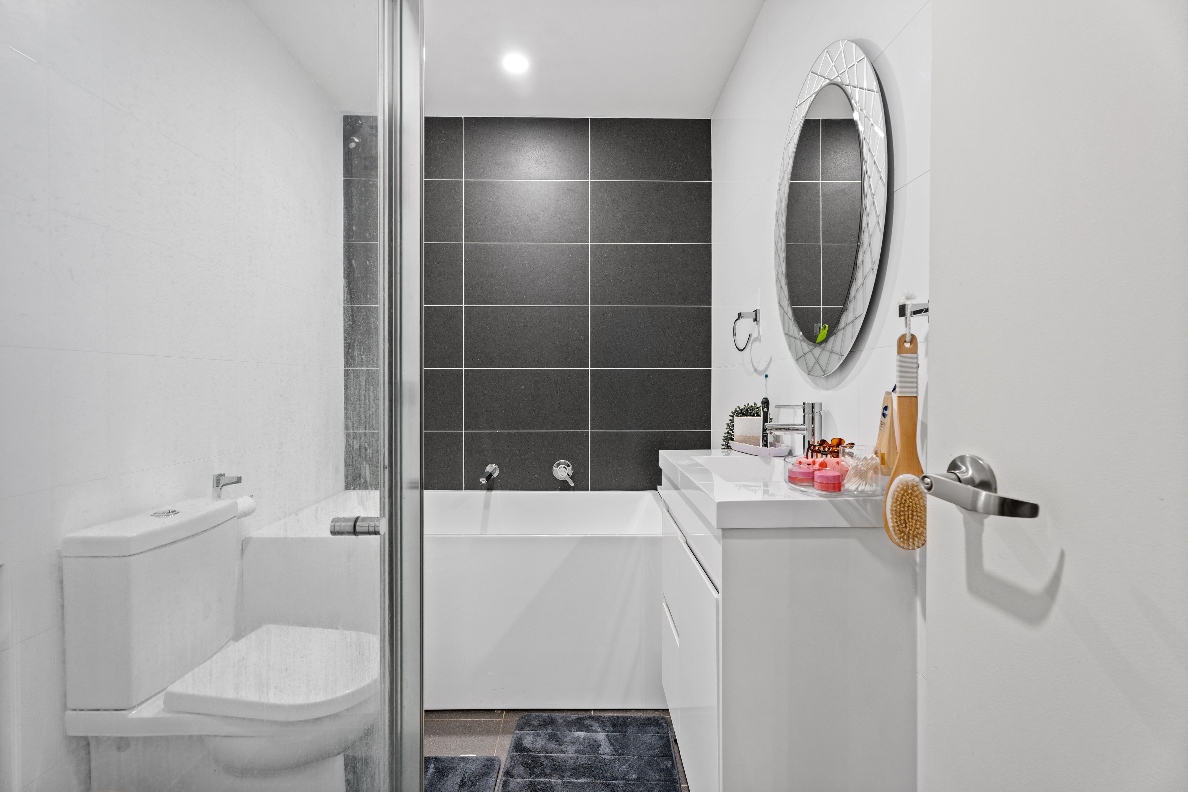209/44B Drummond Avenue — photo 7 of 17