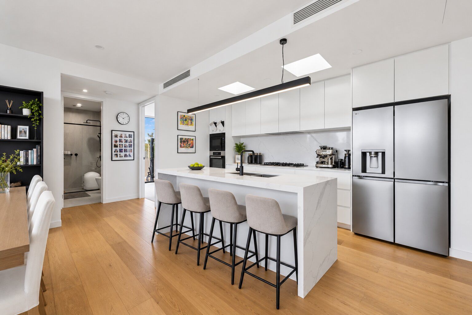 206/12 Camira Street — photo 8 of 27