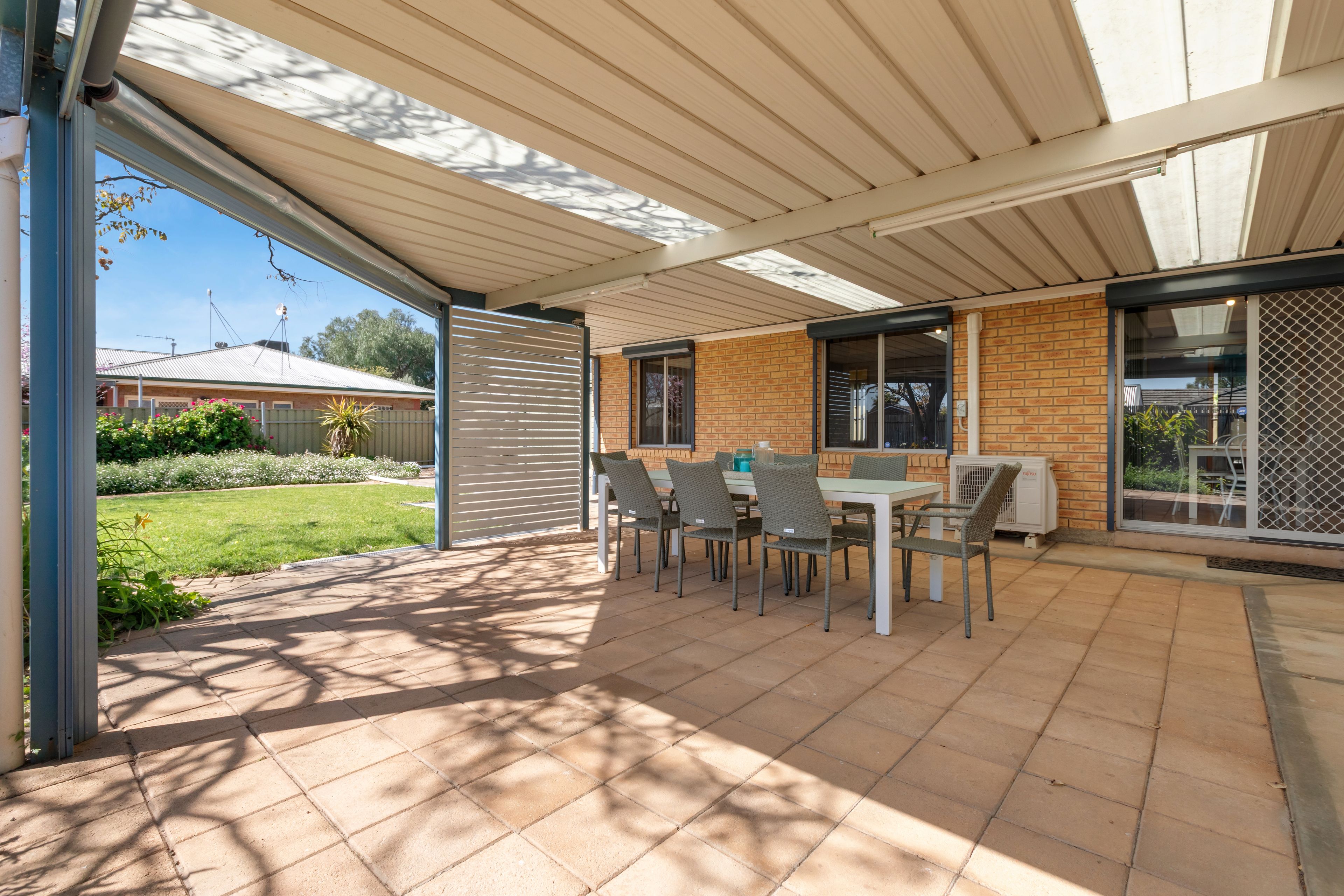 15 Cumbria Way — photo 3 of 28