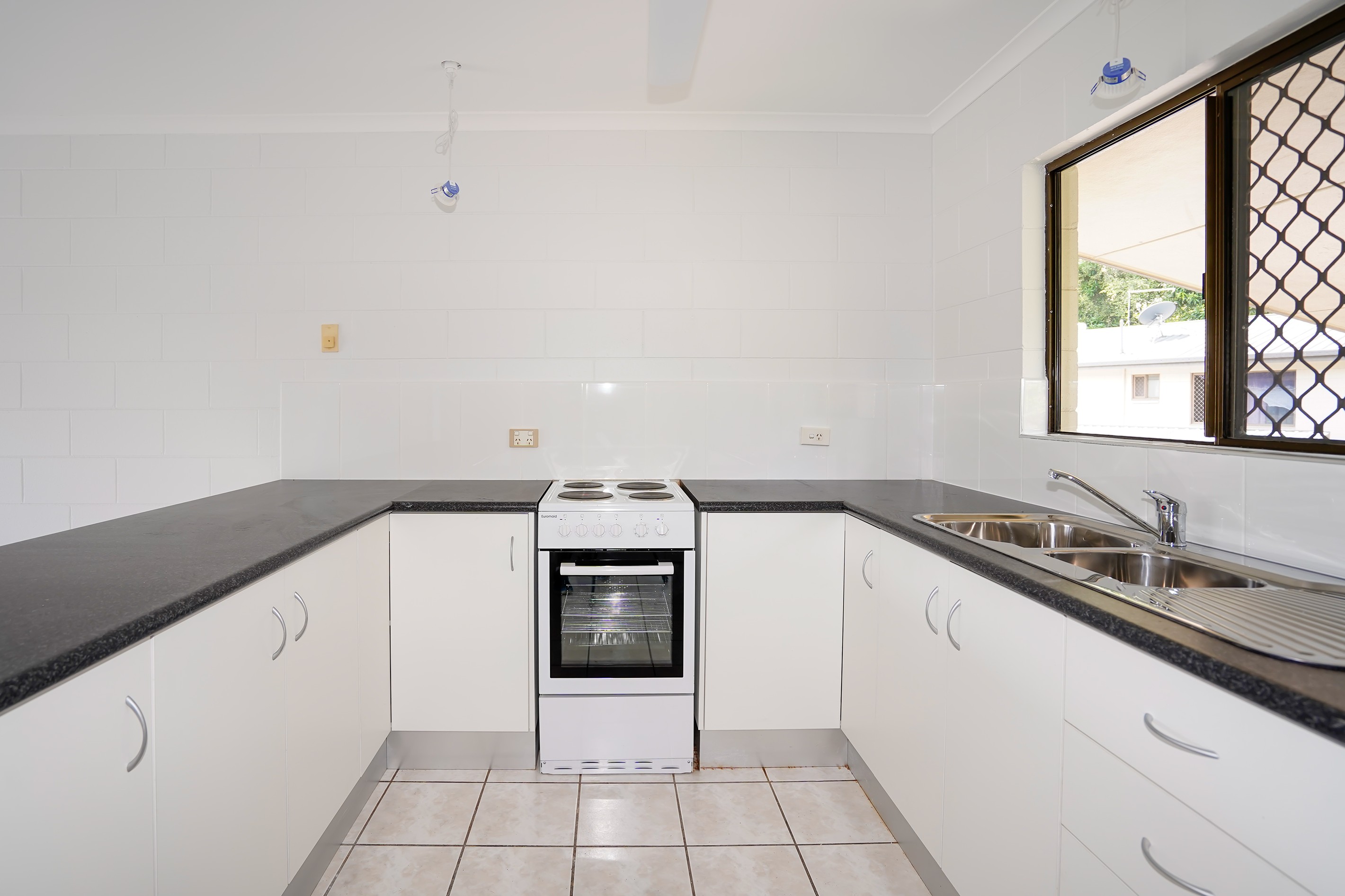 3/64 Pease Street, Manoora, QLD 4870
