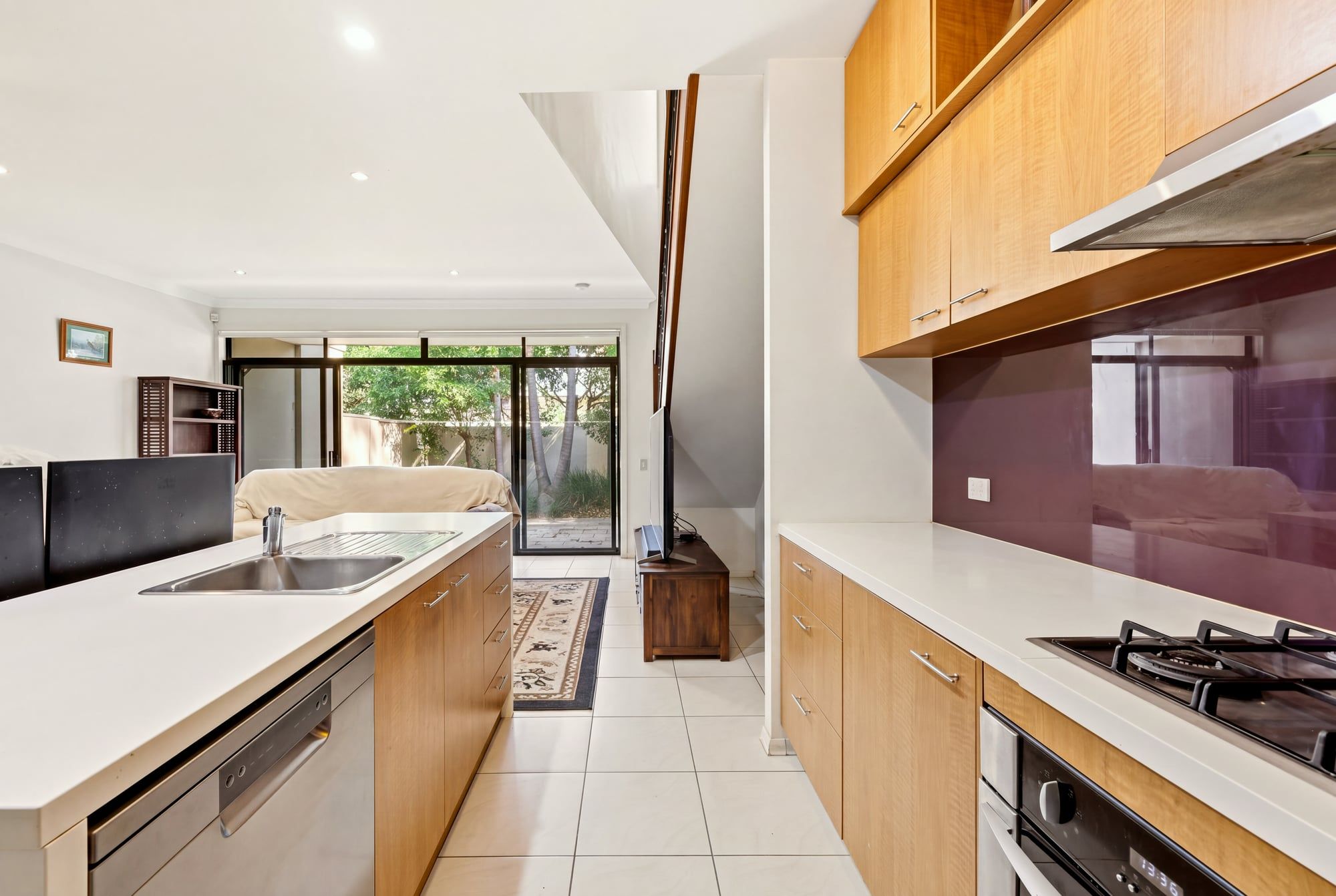 3/7 Elliott Street — photo 3 of 30