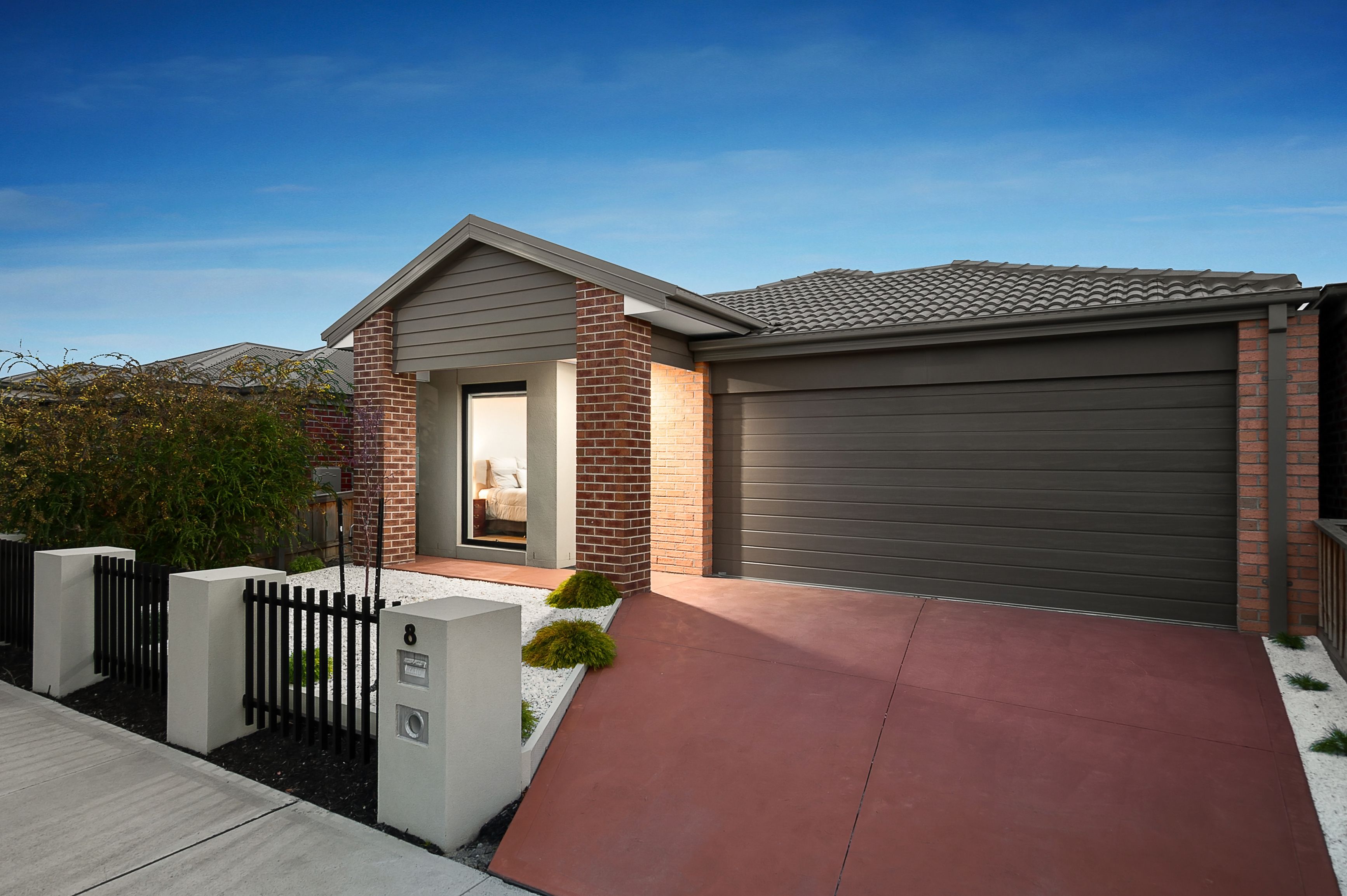 8 Armidale Drive, Pakenham, VIC 3810