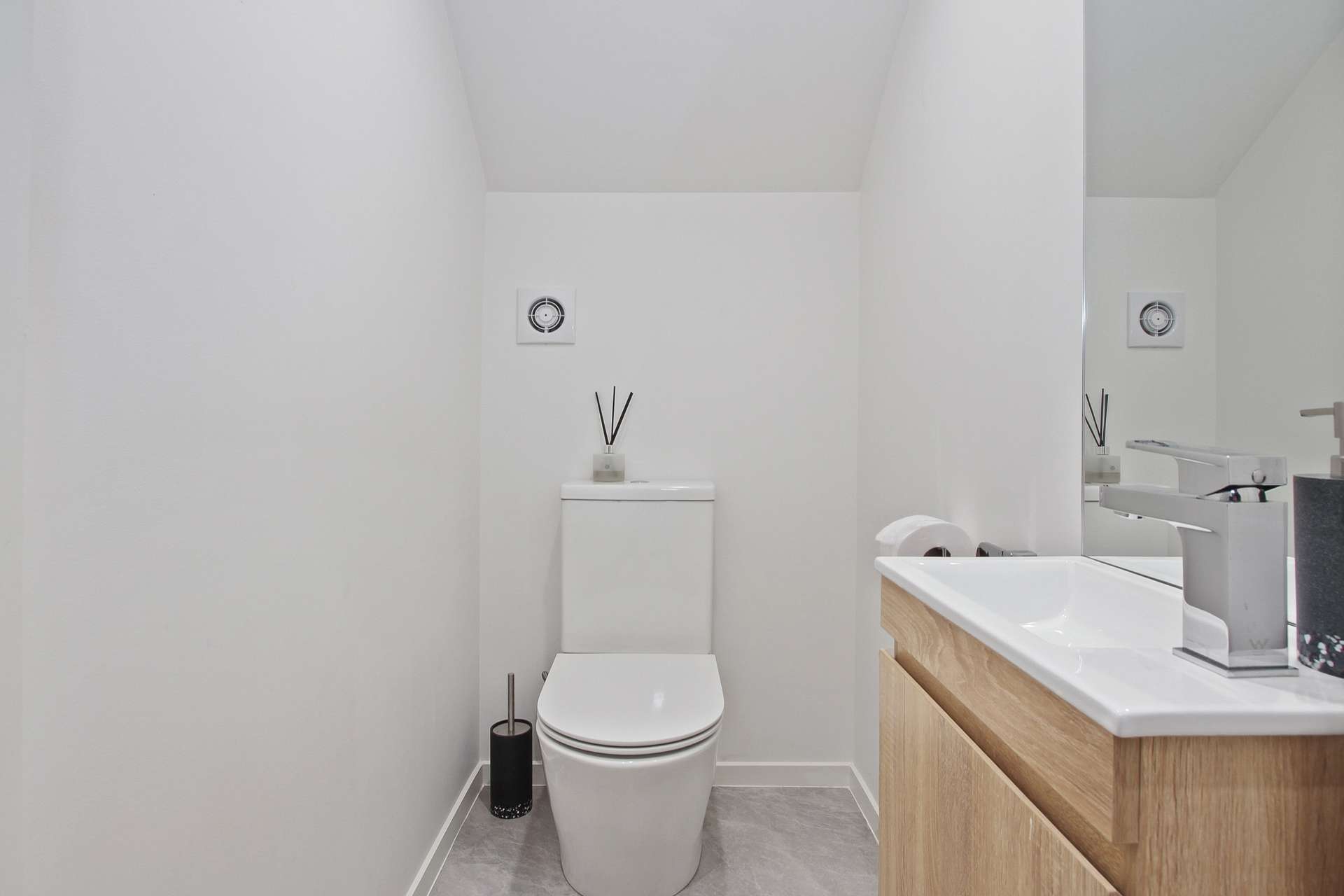118D Mount Smart Road photo 20