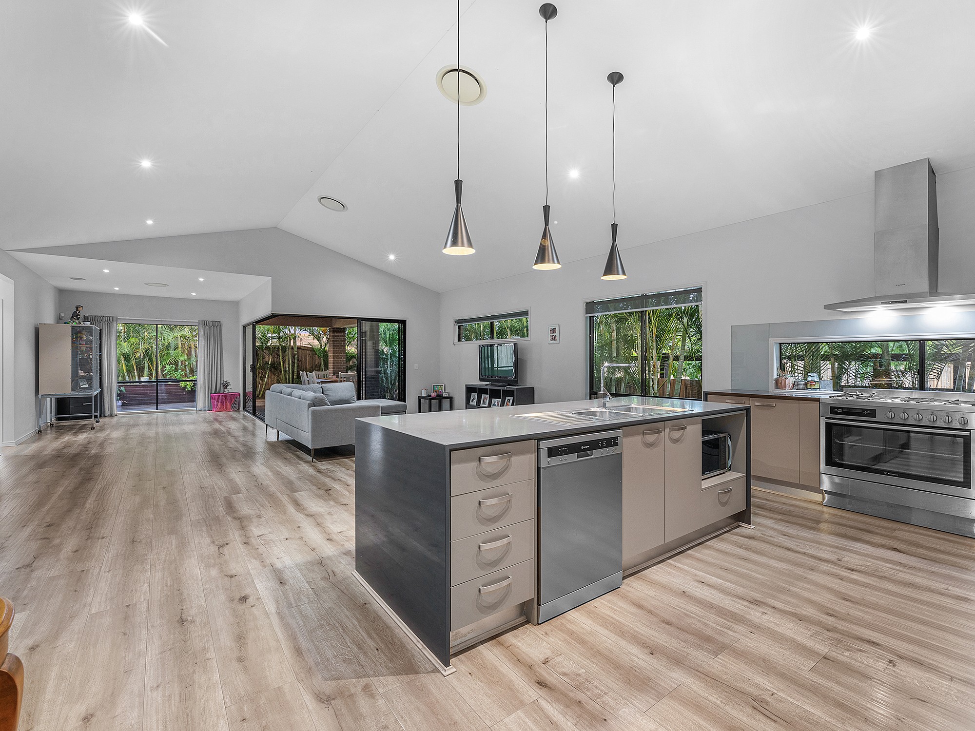 19 Harmony Crescent, South Ripley, QLD 4306