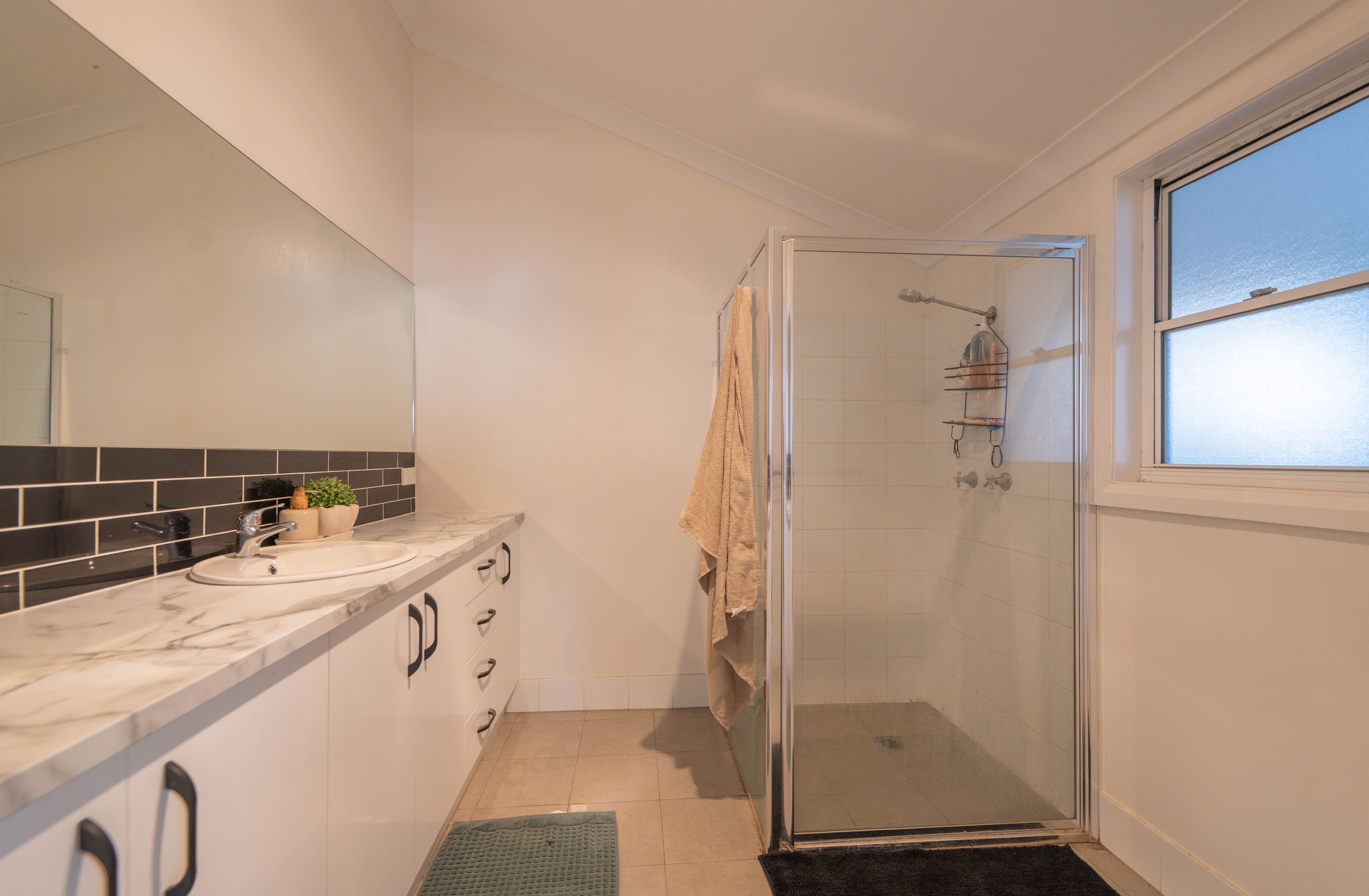 13 Linda Street — photo 8 of 9