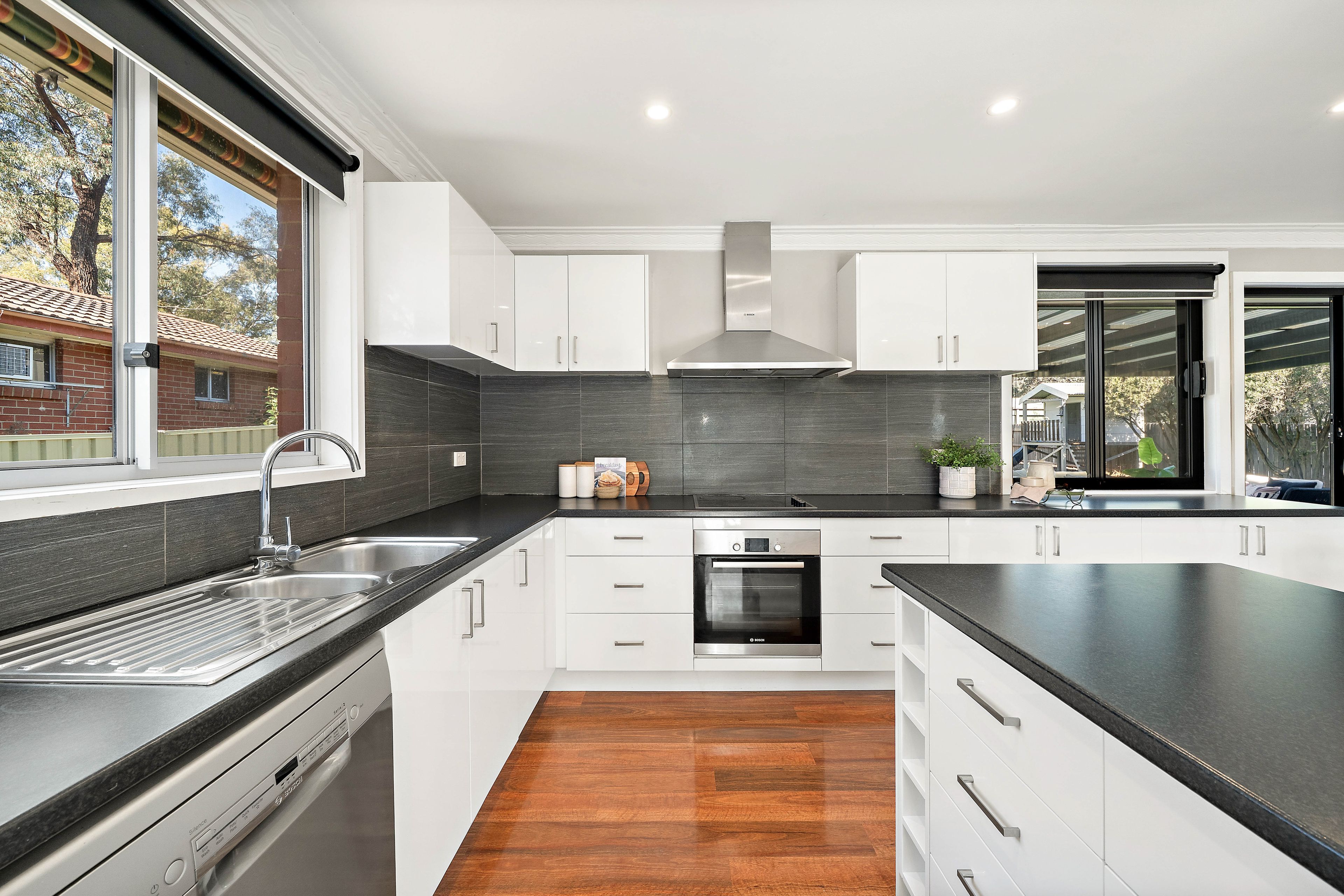 18 Stretton Crescent — photo 8 of 20