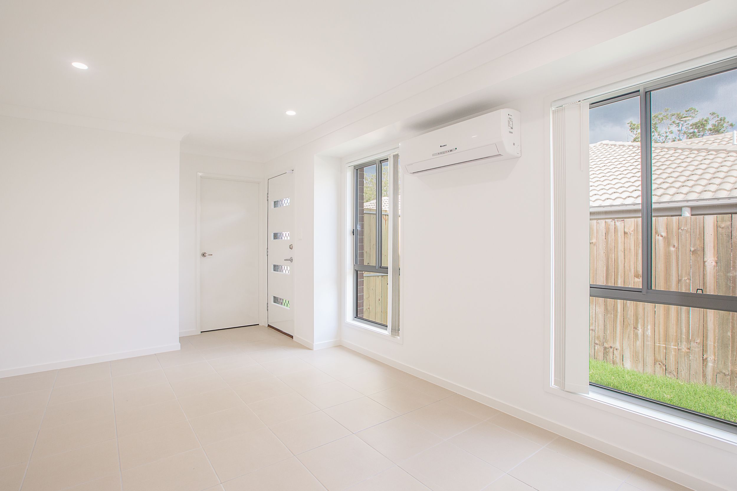2/5 Daintree Court, Park Ridge, QLD 4125