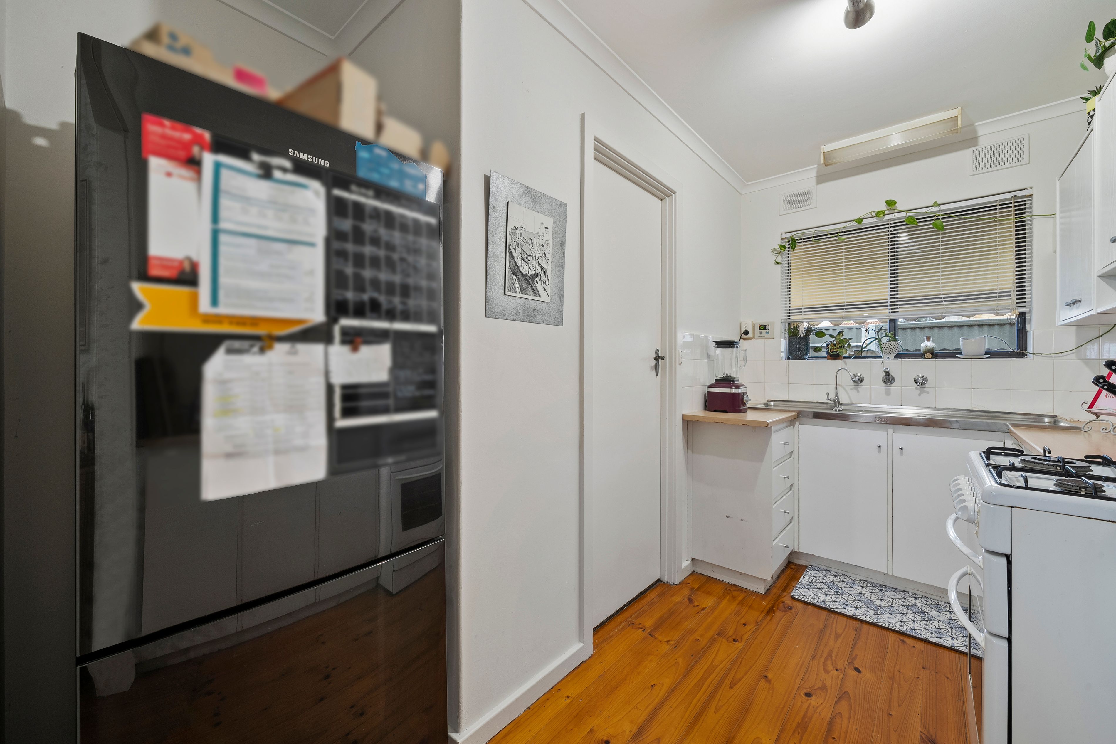 9/14 Howard Street — photo 4 of 10