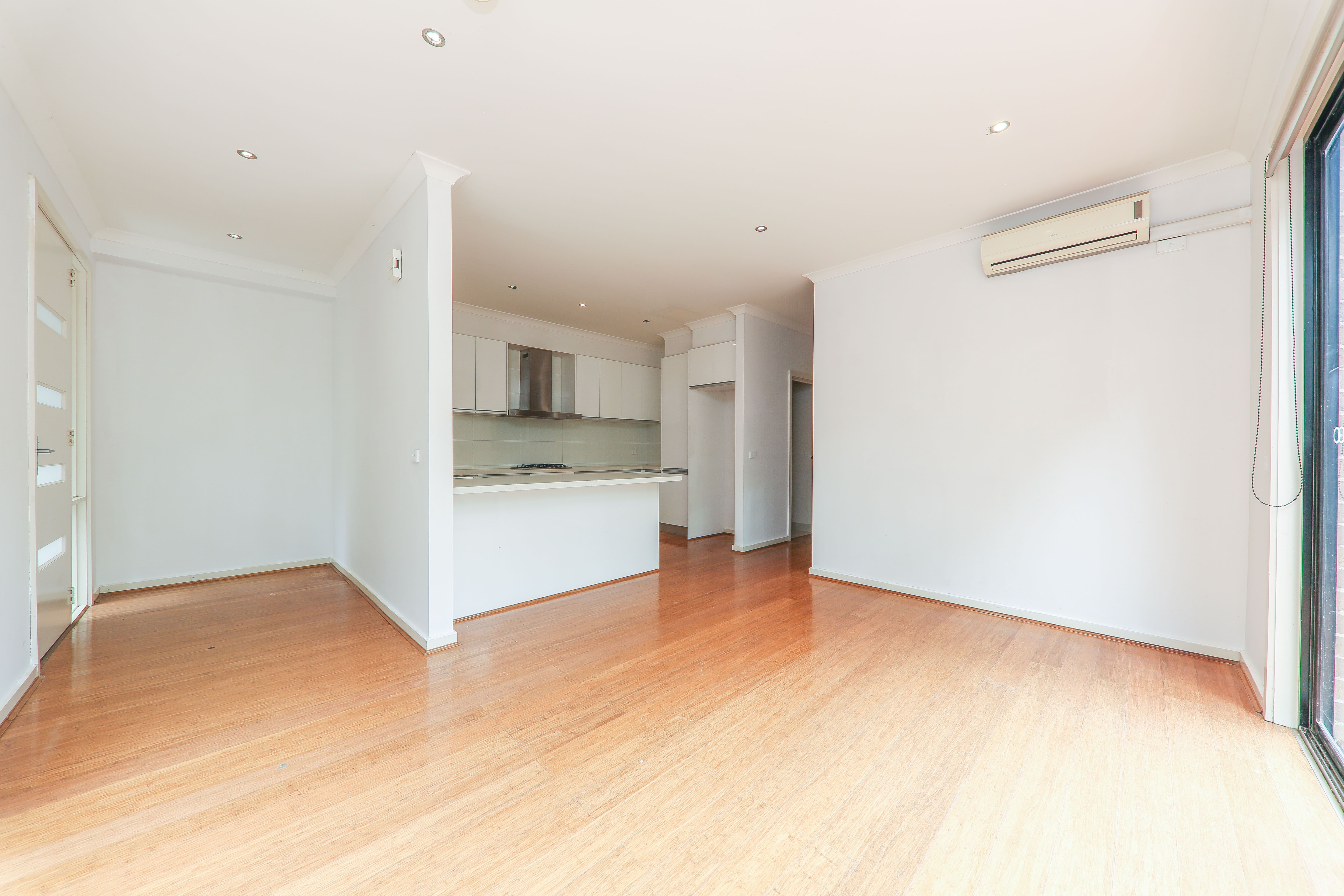 10/19 Hughes Street, Burwood, VIC 3125