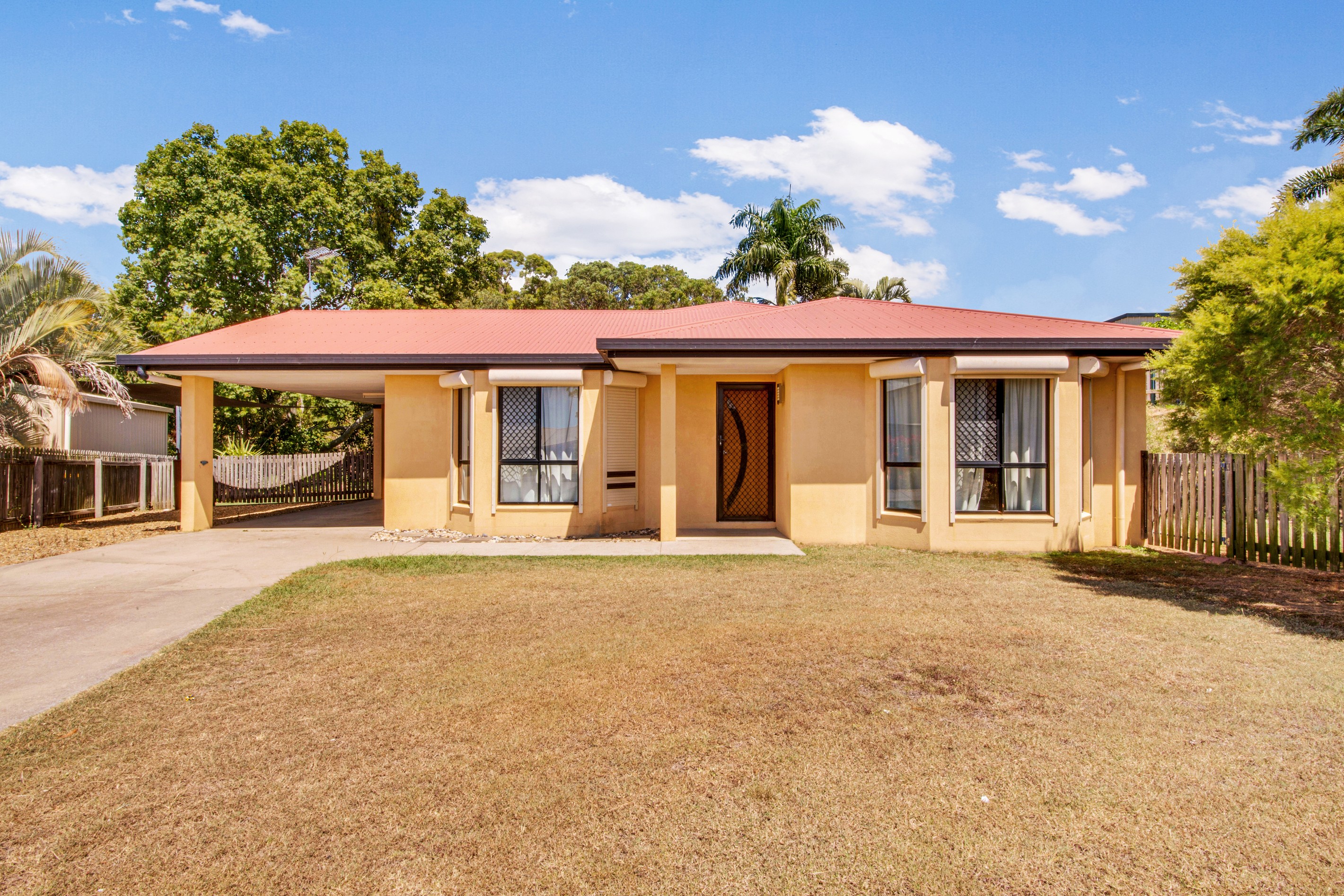 5 Karamea Close, Clinton, QLD 4680