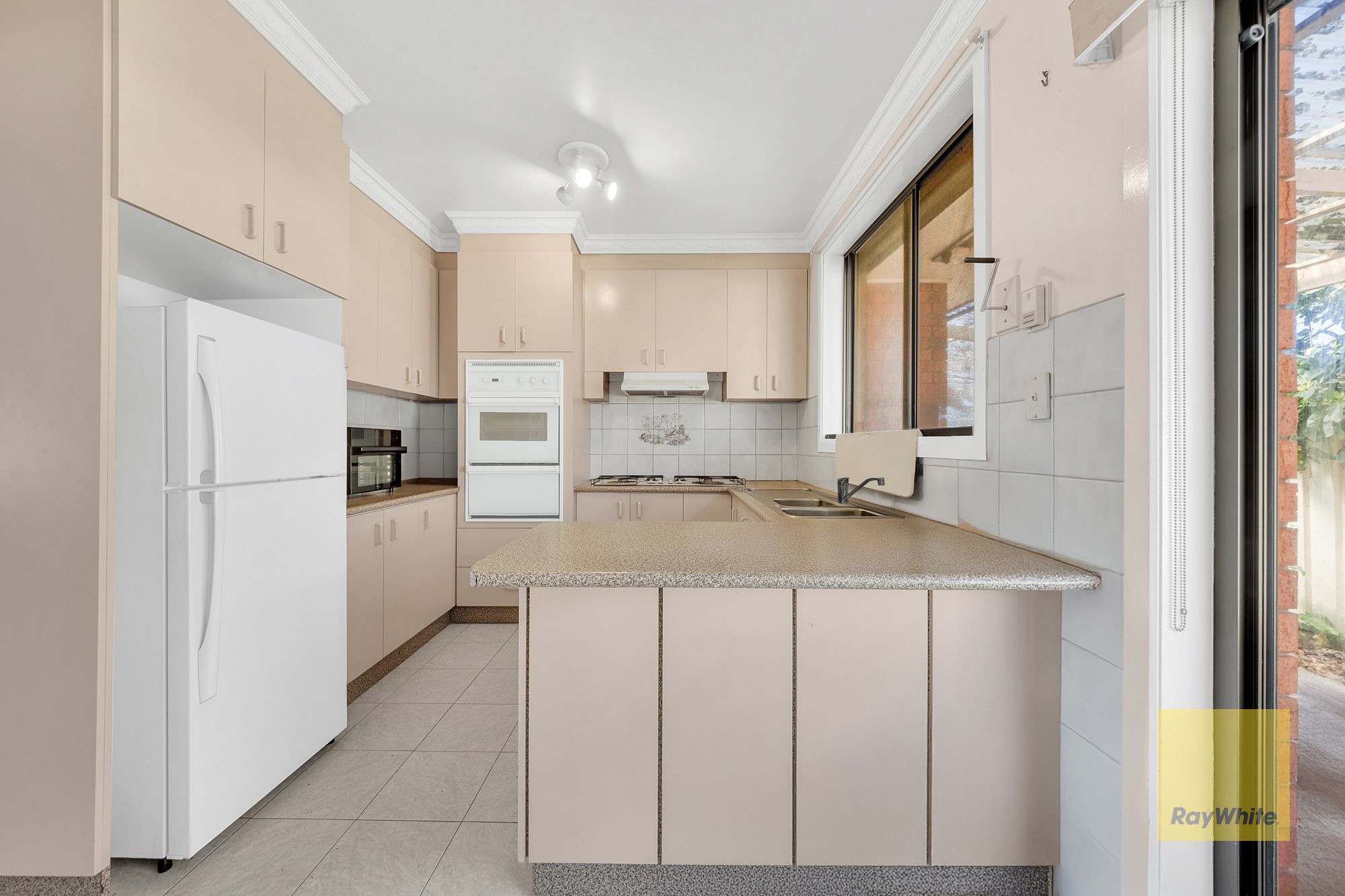 2/32 Adams Street — photo 6 of 17