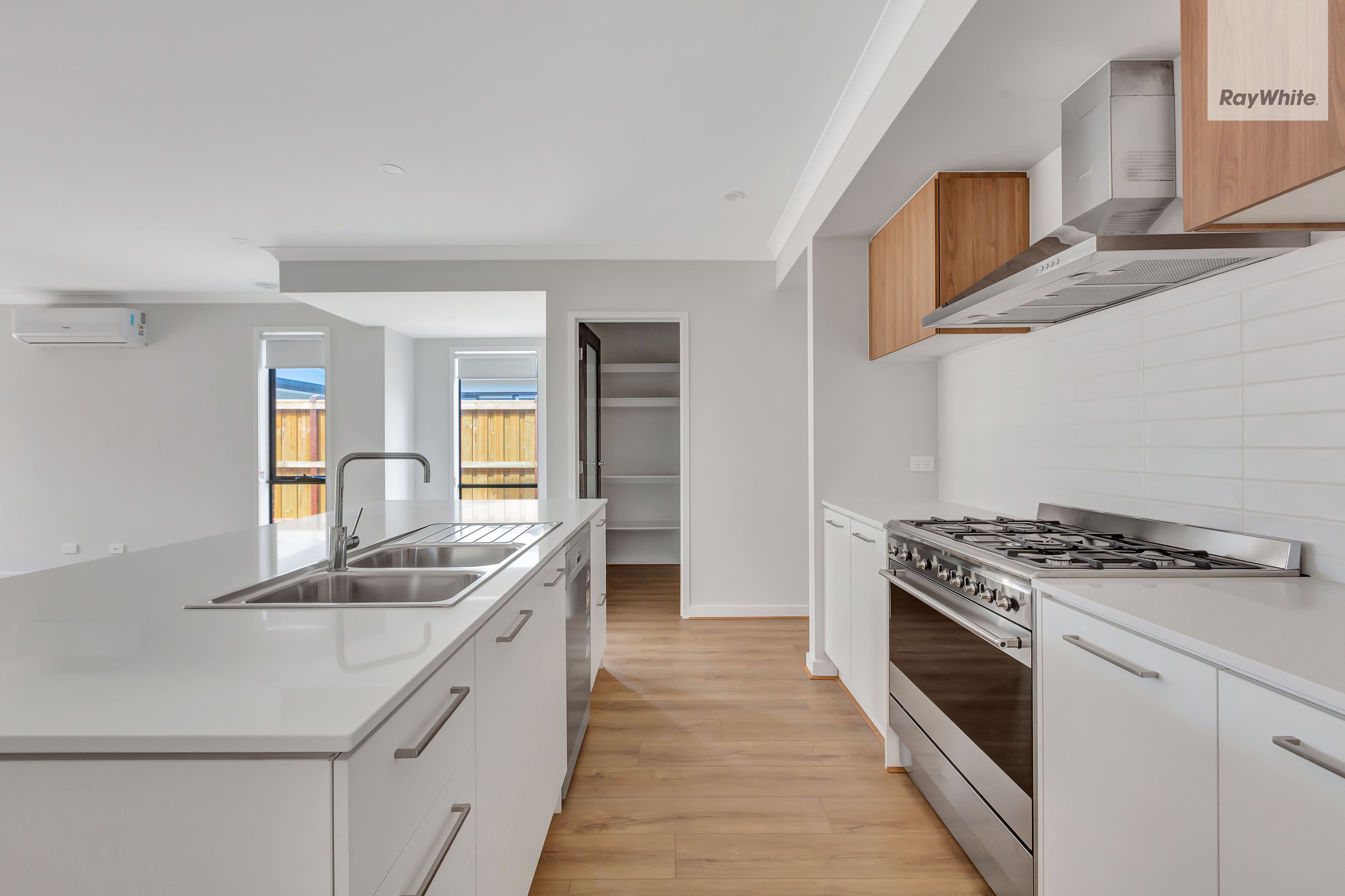 46 Potala Avenue — photo 5 of 14