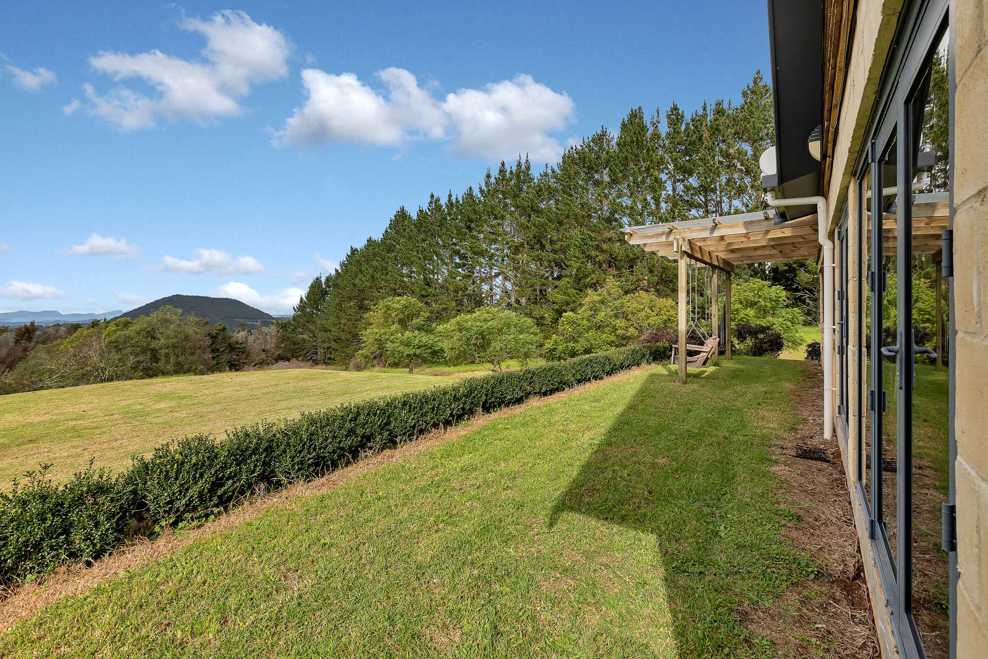 105 Te Kowhai Drive photo 3