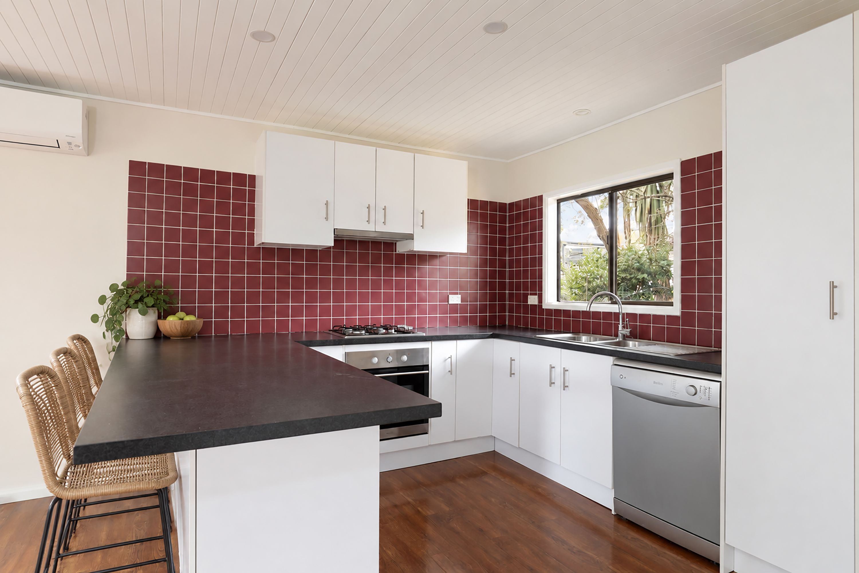 53 Godson Avenue — photo 4 of 11