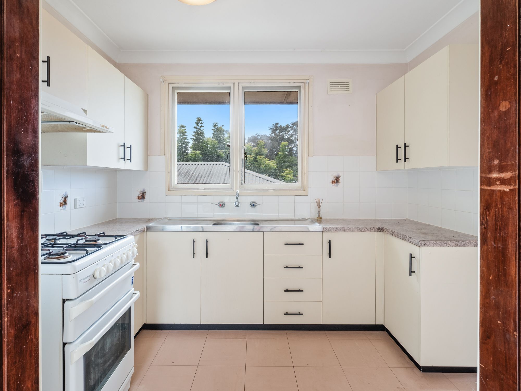 8 Karingal Place — photo 5 of 12