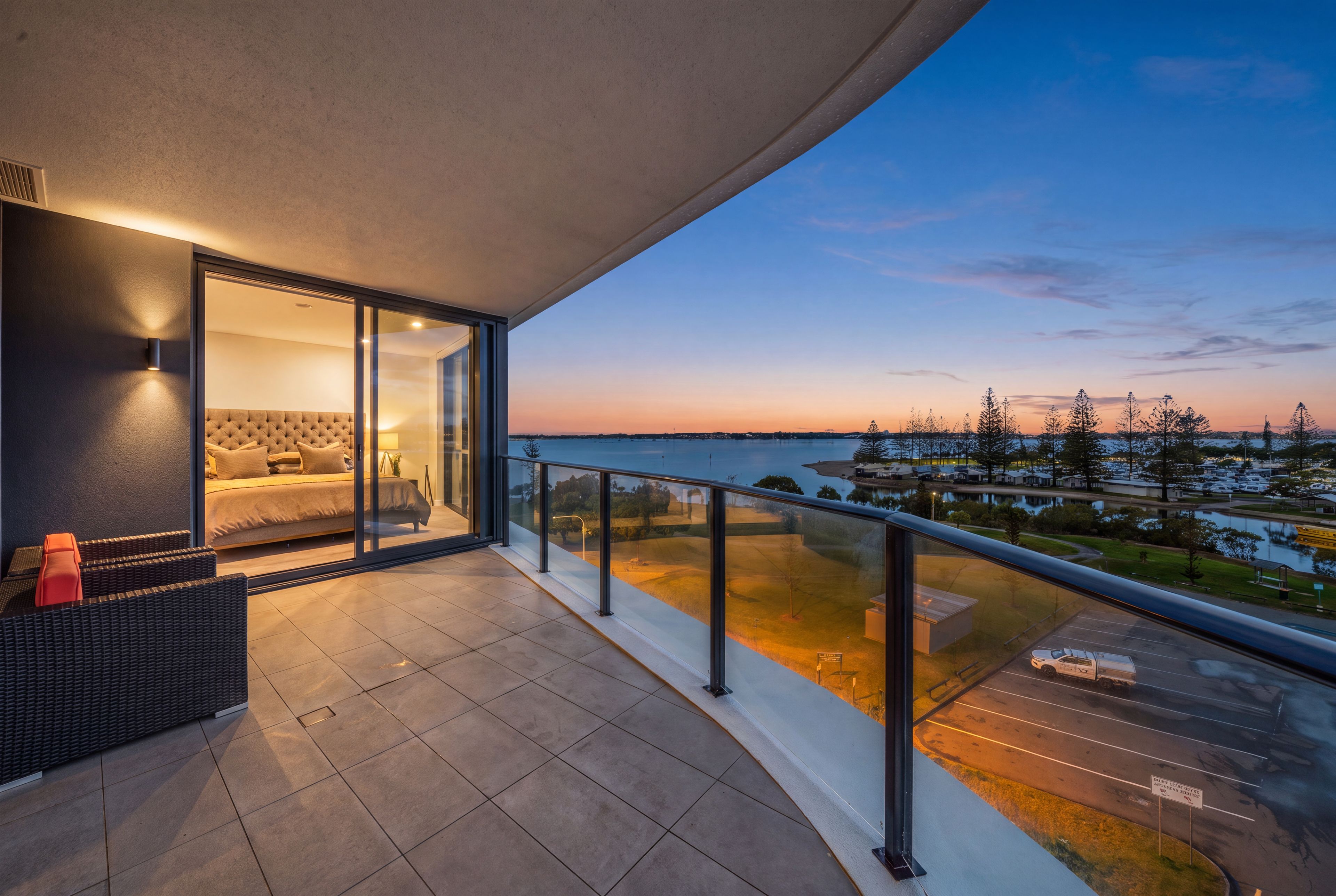 607/180 Marine Parade — photo 4 of 30
