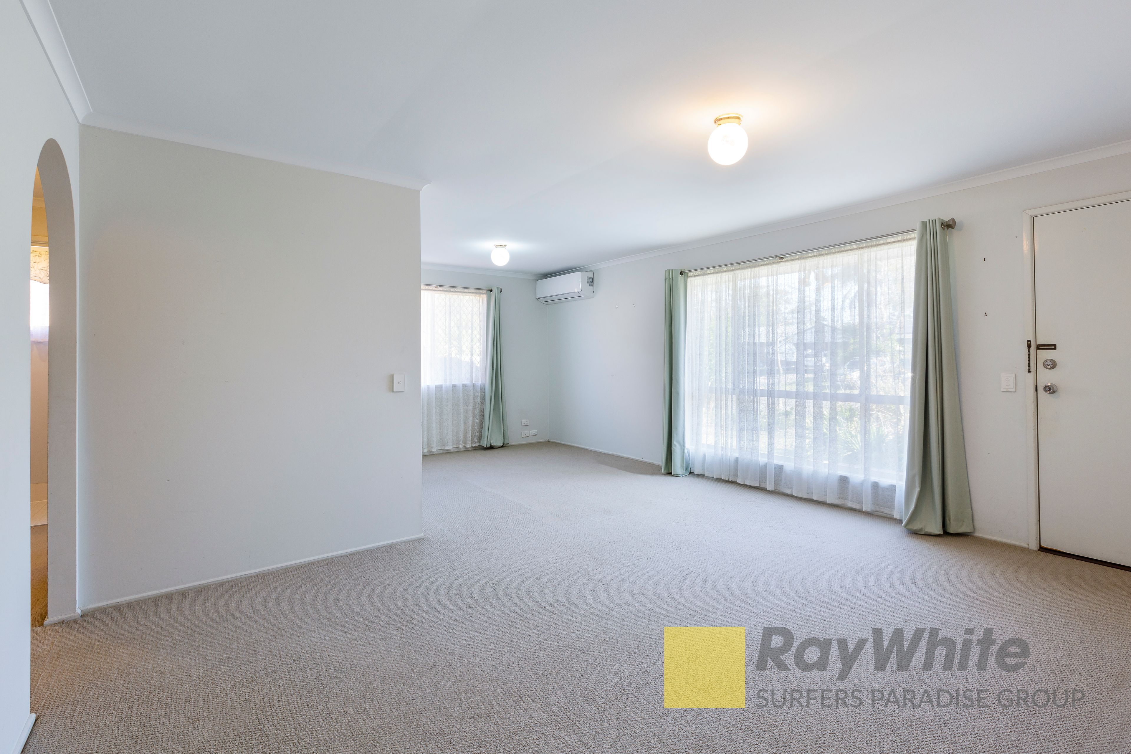 1/6 Melanie Place, Labrador, QLD 4215
