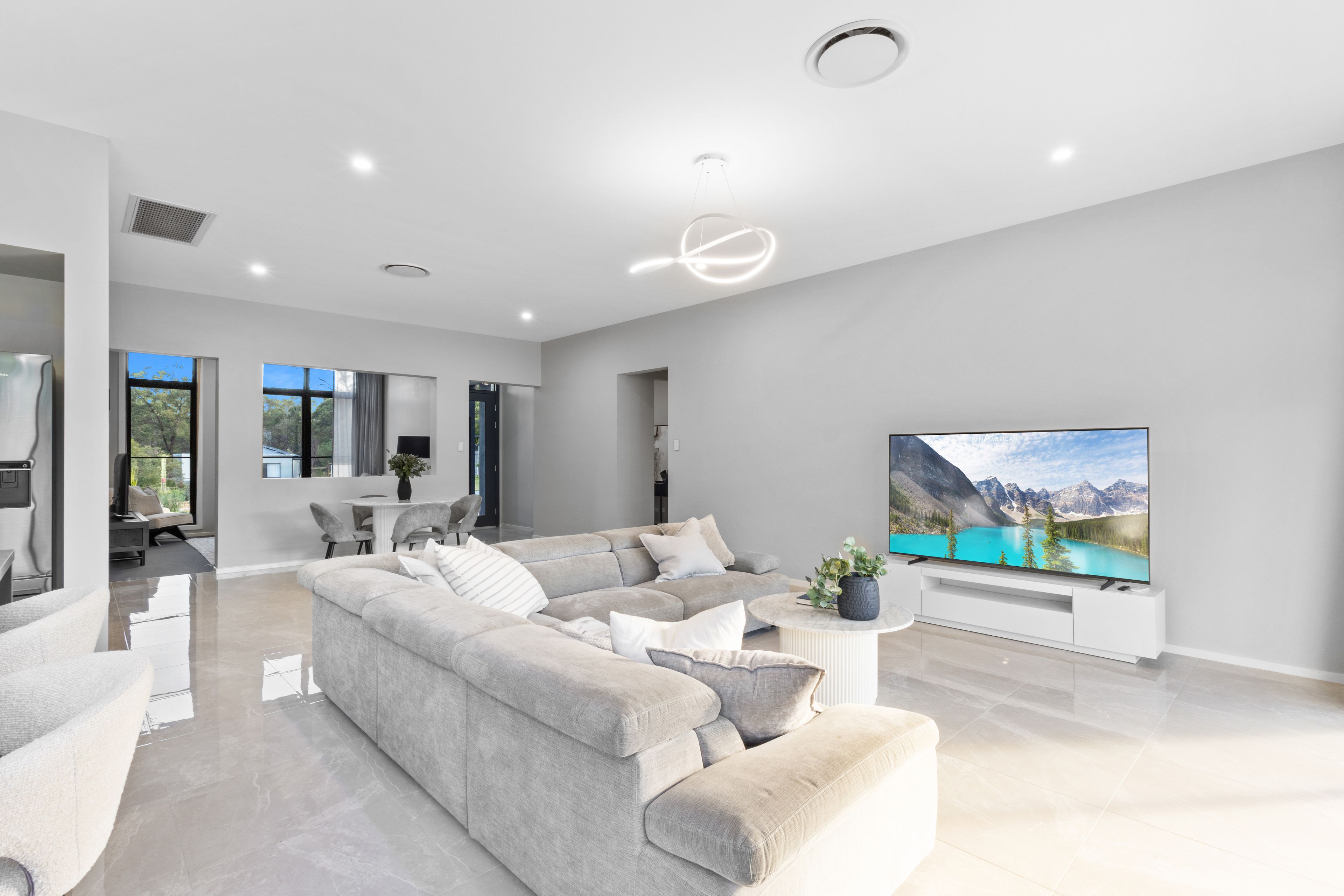 13-15 Canopy Court — photo 4 of 24