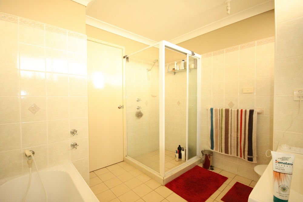 10 Semillon Crescent, Eschol Park, NSW 2558