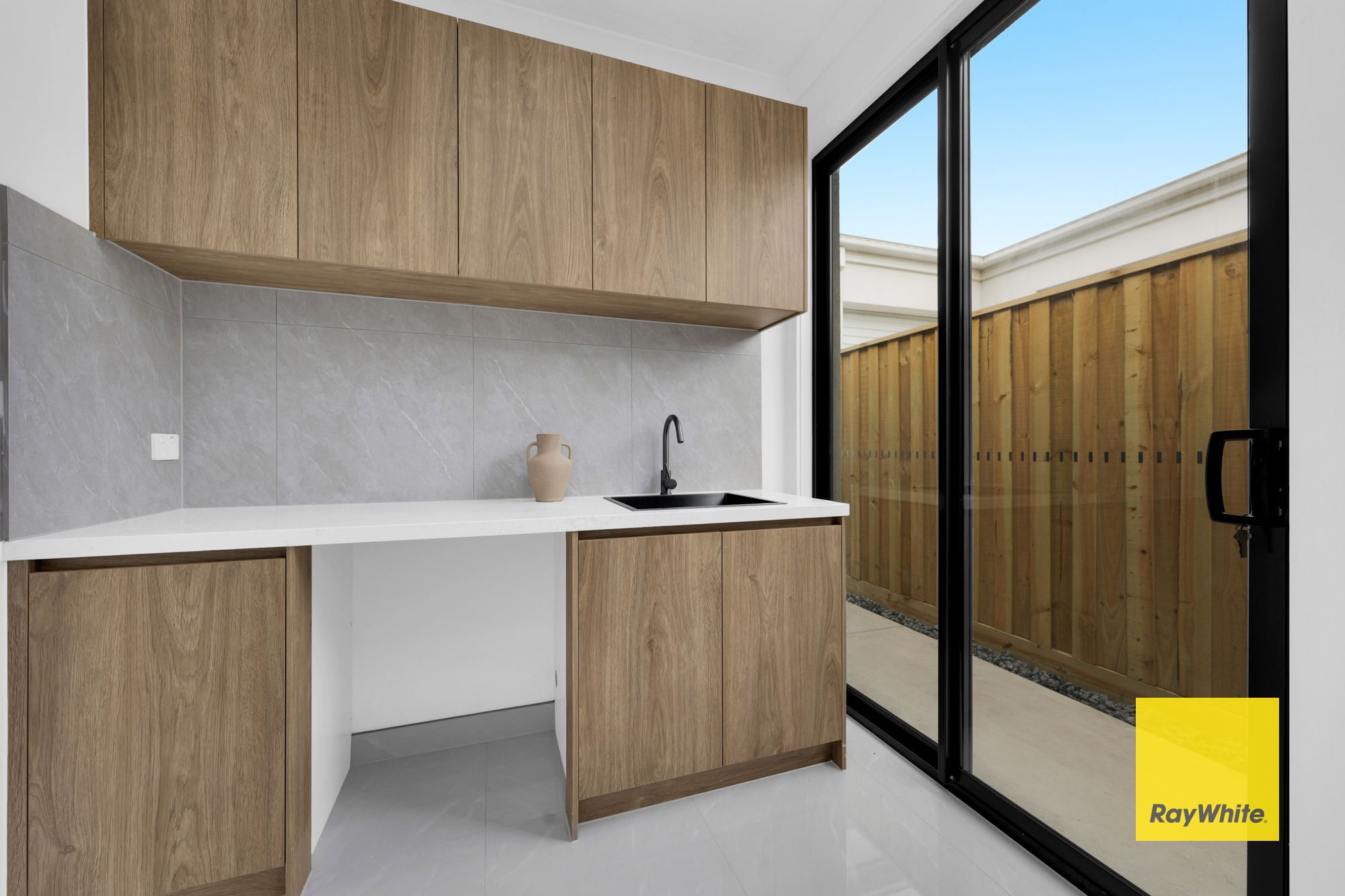 20 Gould Crescent — photo 13 of 19