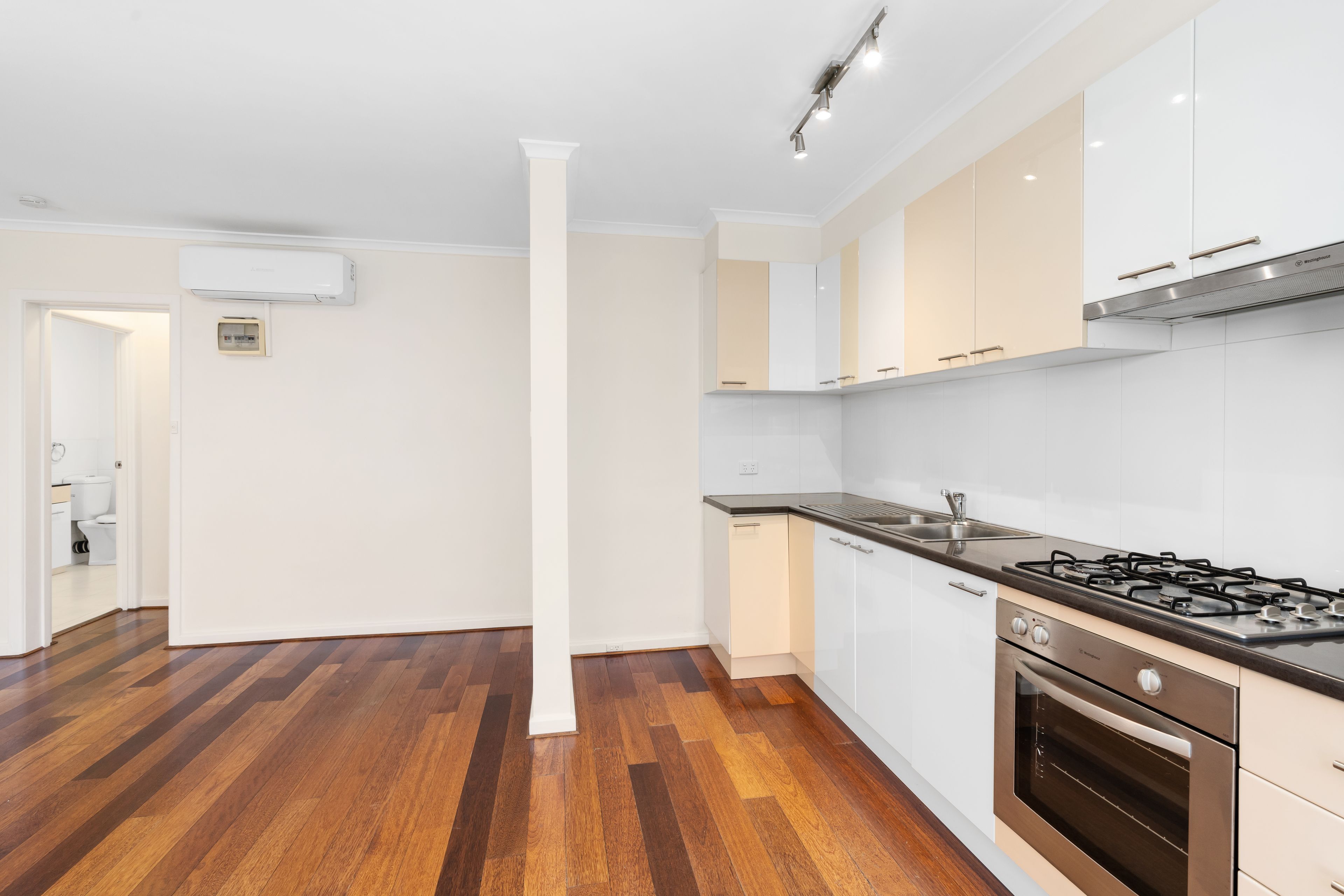 17/318 Beaconsfield Parade, St Kilda West, VIC 3182