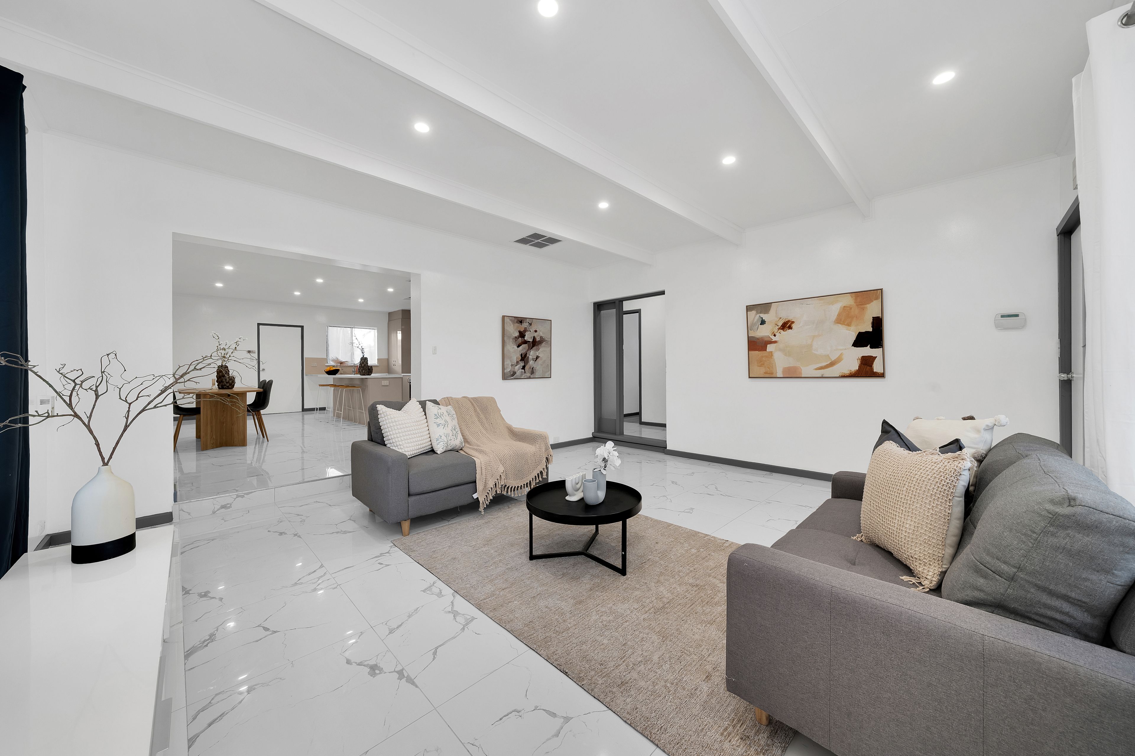 27 Aldershot Avenue — photo 5 of 17