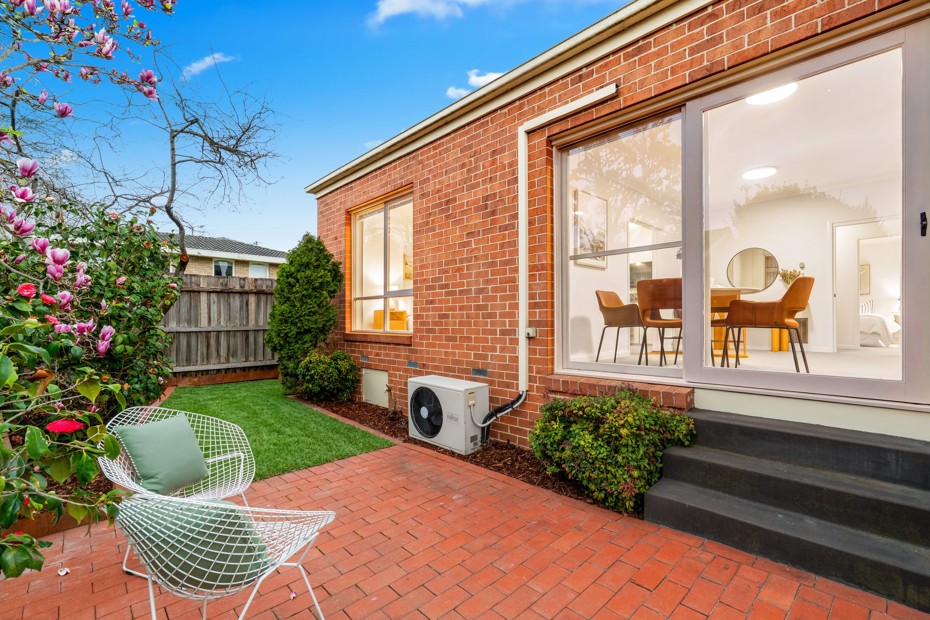 16 Henry Street — photo 10 of 12