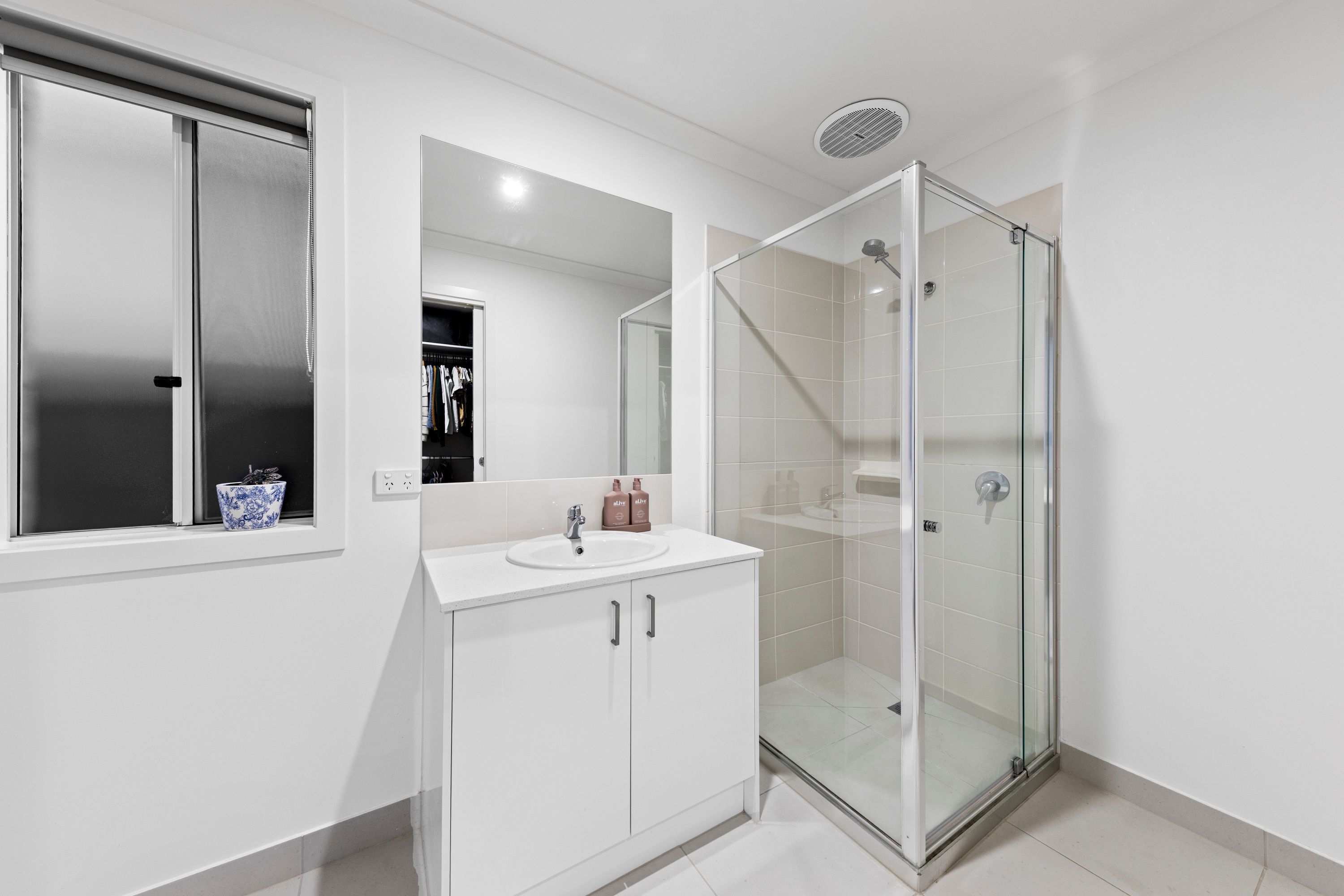 4 Addison Close — photo 11 of 22