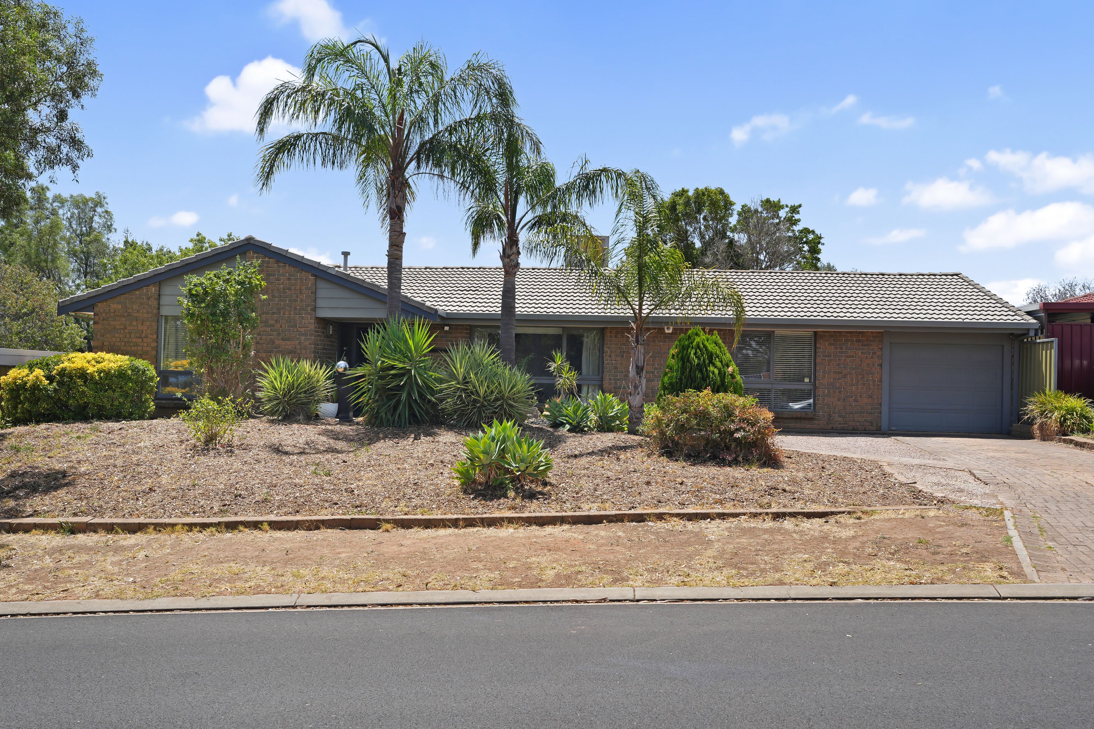 18 Kakuna Crescent, Craigmore SA 5114