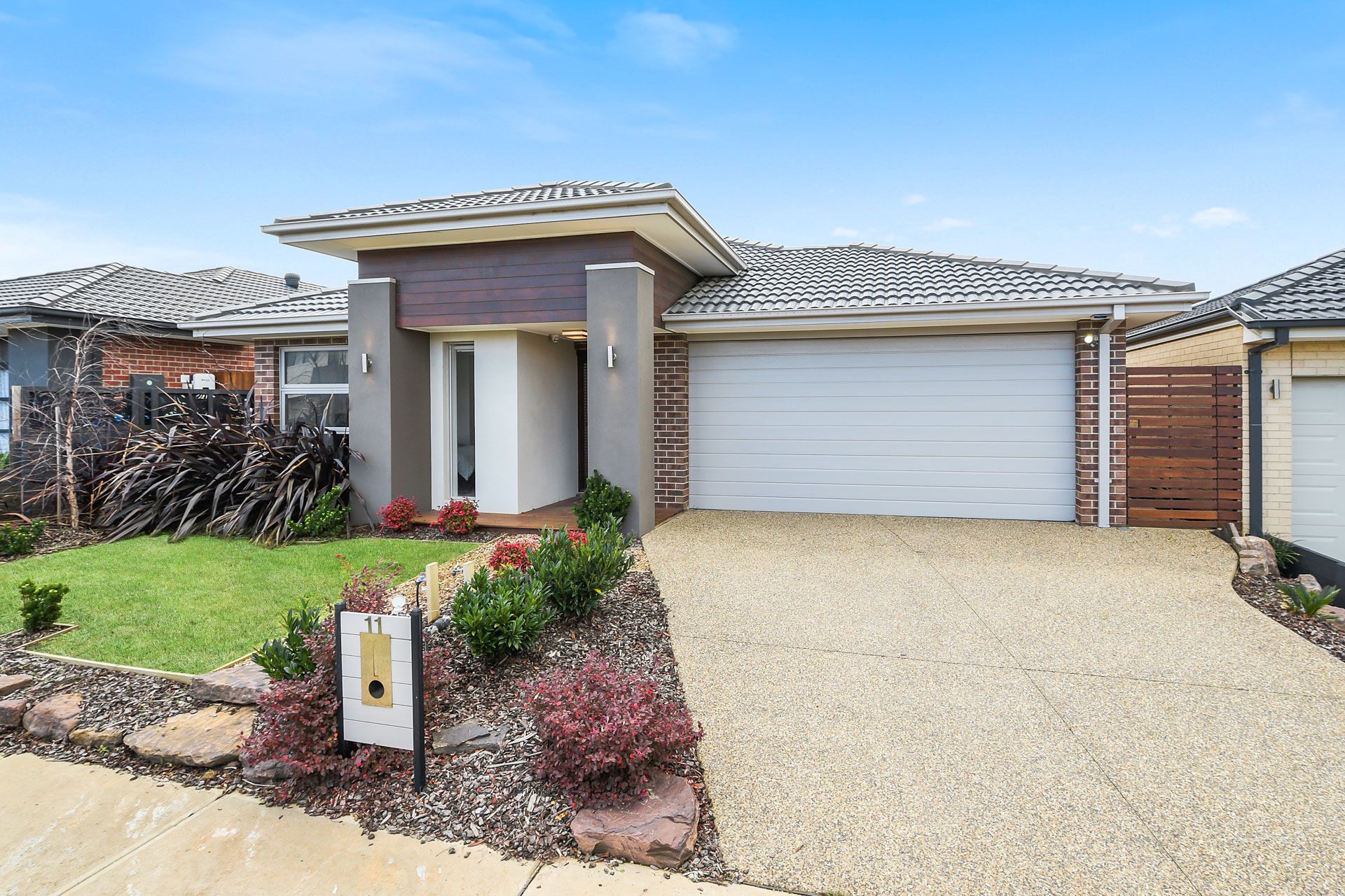 11 Barrier Parade, Clyde North, VIC 3978