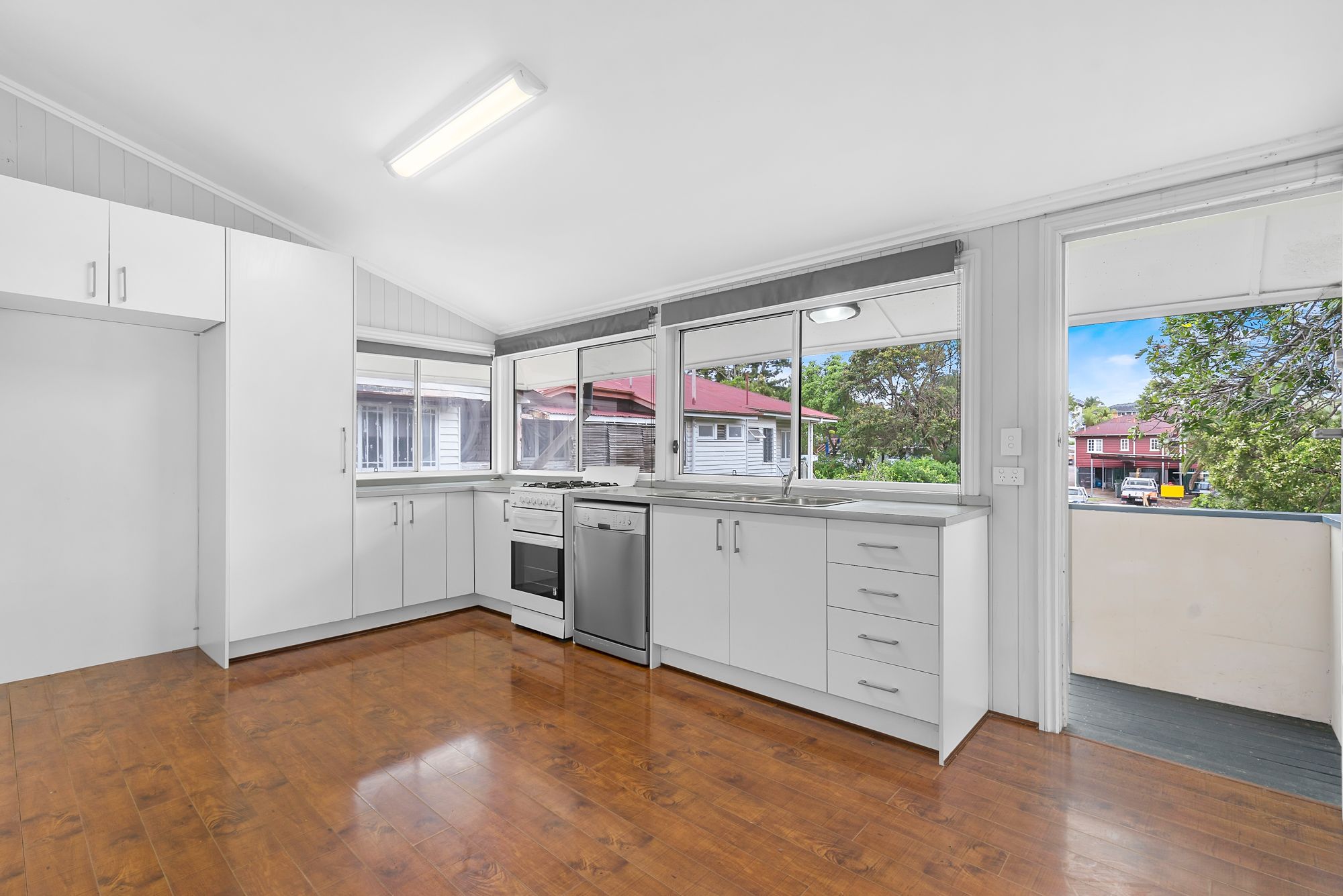 13 Bardsley Avenue, Greenslopes, QLD 4120
