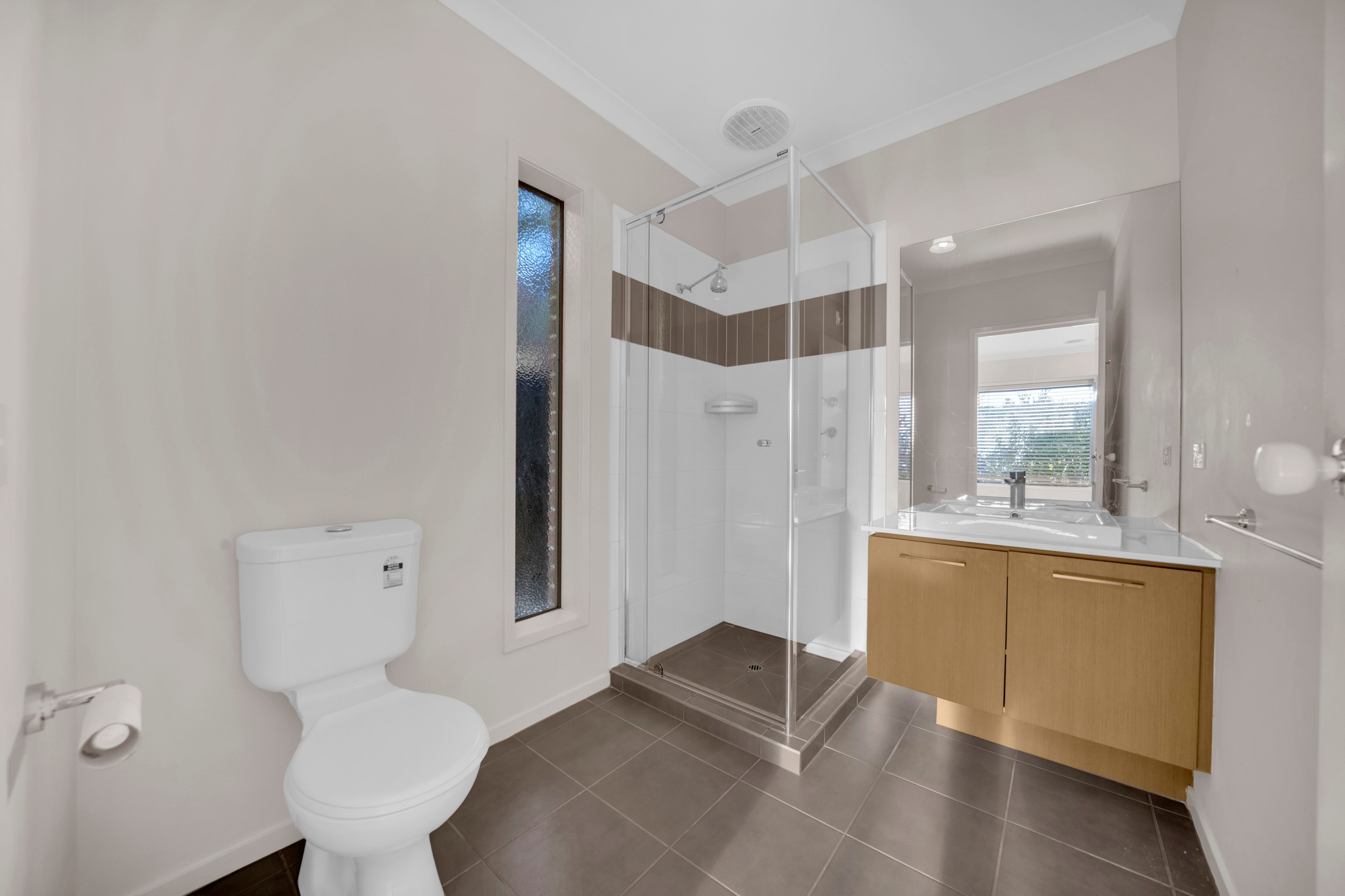28 Lockhart Street — photo 13 of 17
