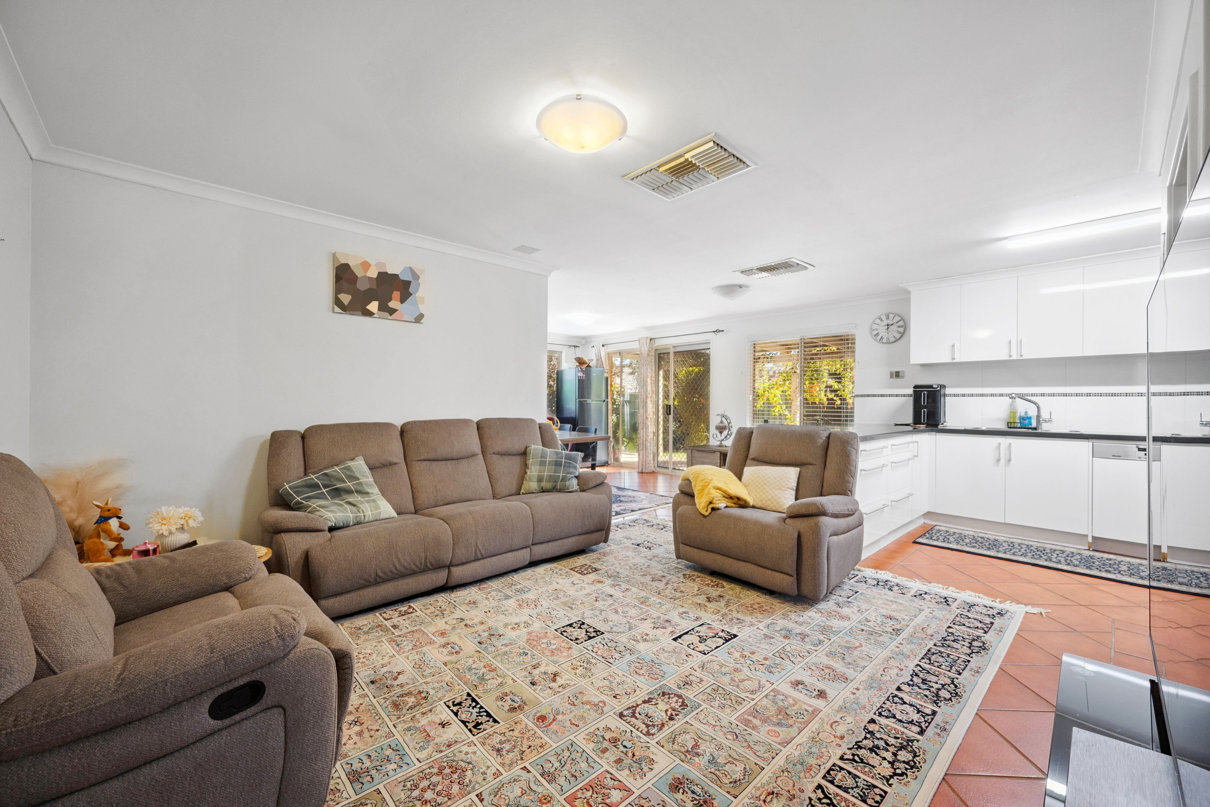 8 Uralla Close — photo 8 of 29