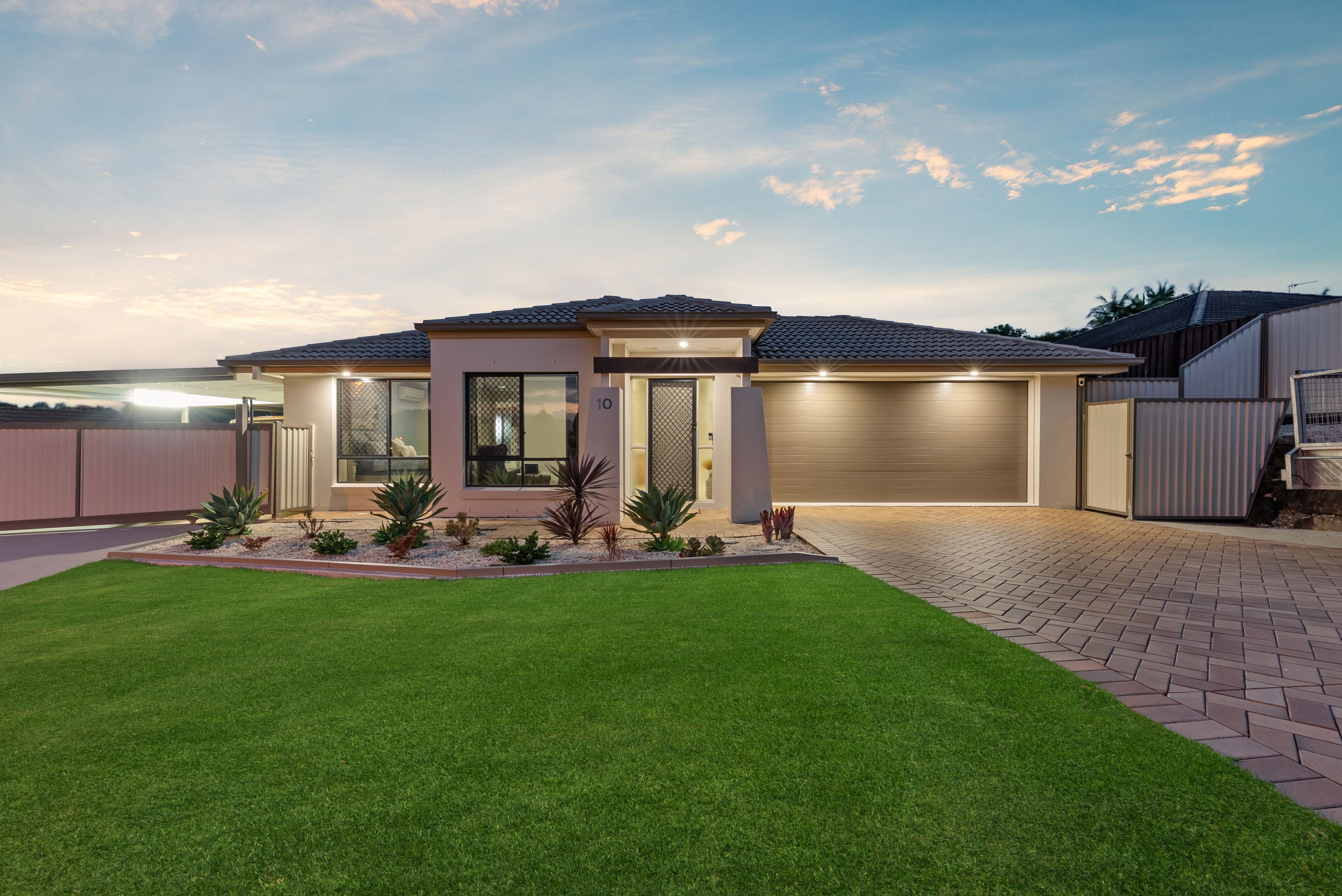10 Tuggeranong Avenue, Pacific Pines, QLD 4211