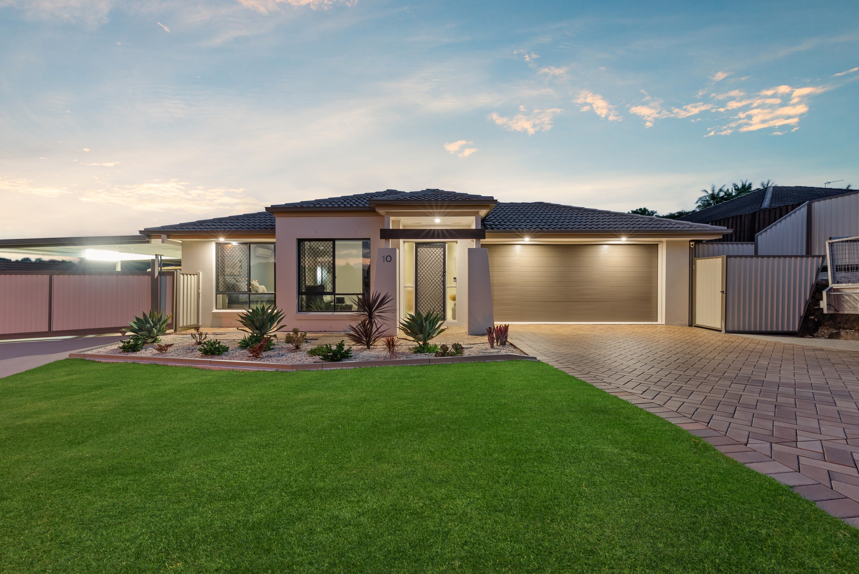 10 Tuggeranong Avenue, Pacific Pines, QLD 4211