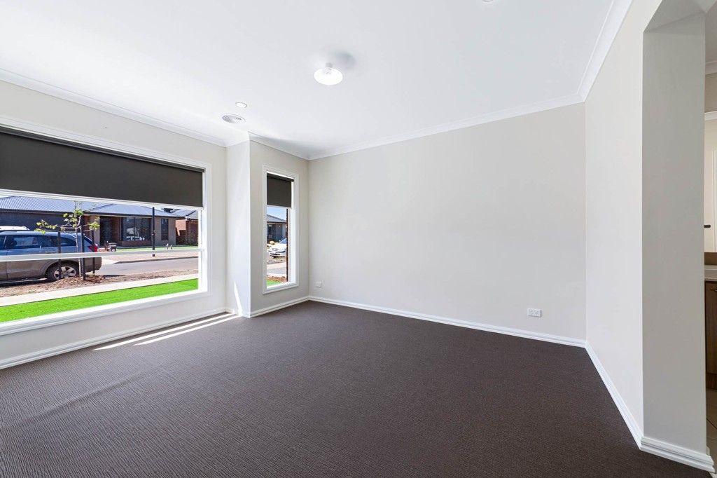 44 Arena Circuit, Melton South, VIC 3338