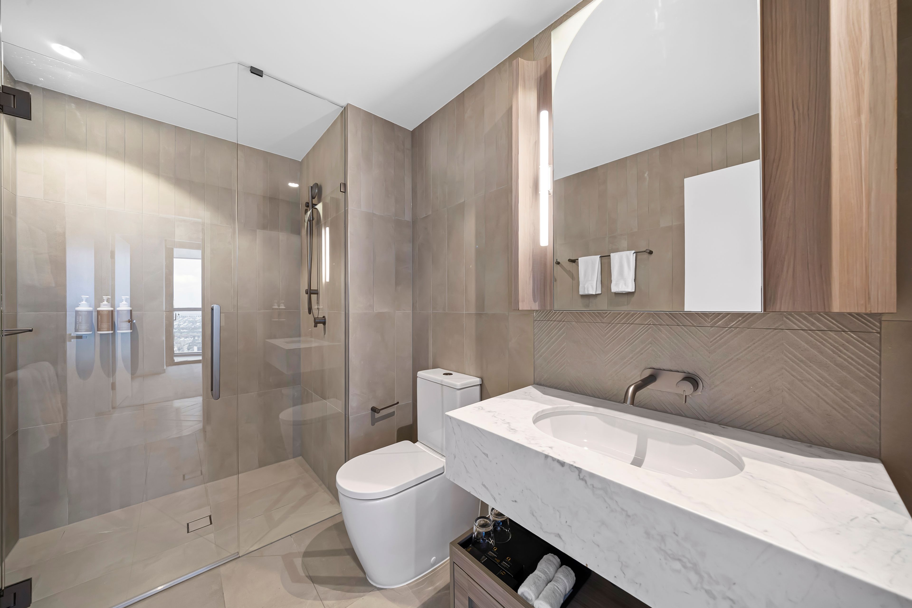 5709/8 Margaret Street — photo 10 of 26