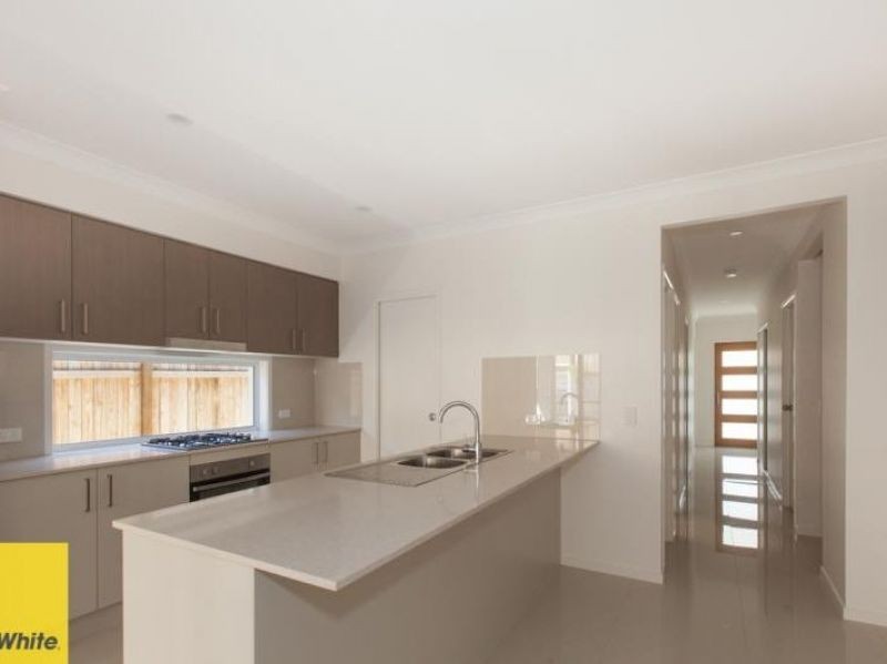 29 Mount Barney Cresent, Park Ridge, QLD 4125