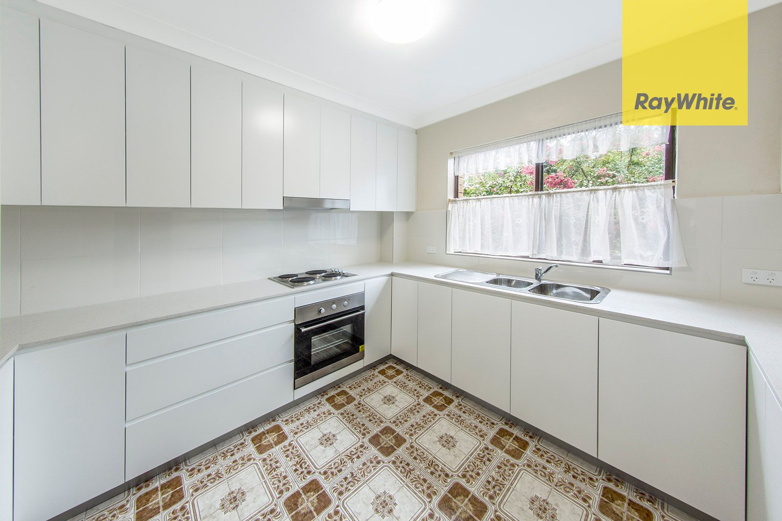 2/2 Queens Road, Westmead, NSW 2145