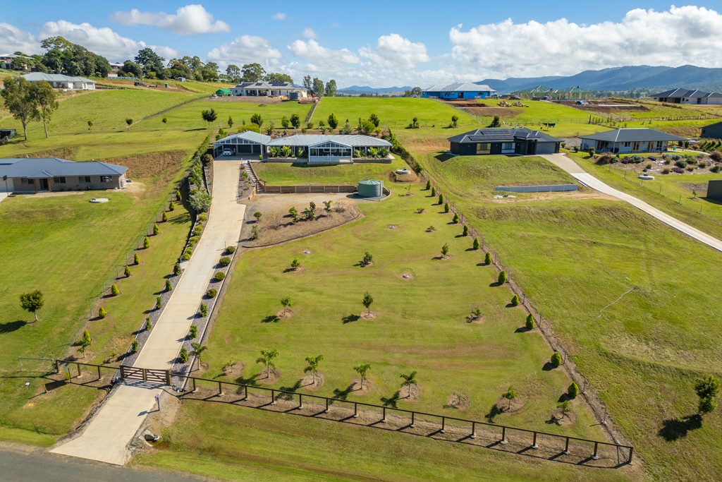 15 Pine Tree Drive, Kilcoy, QLD 4515