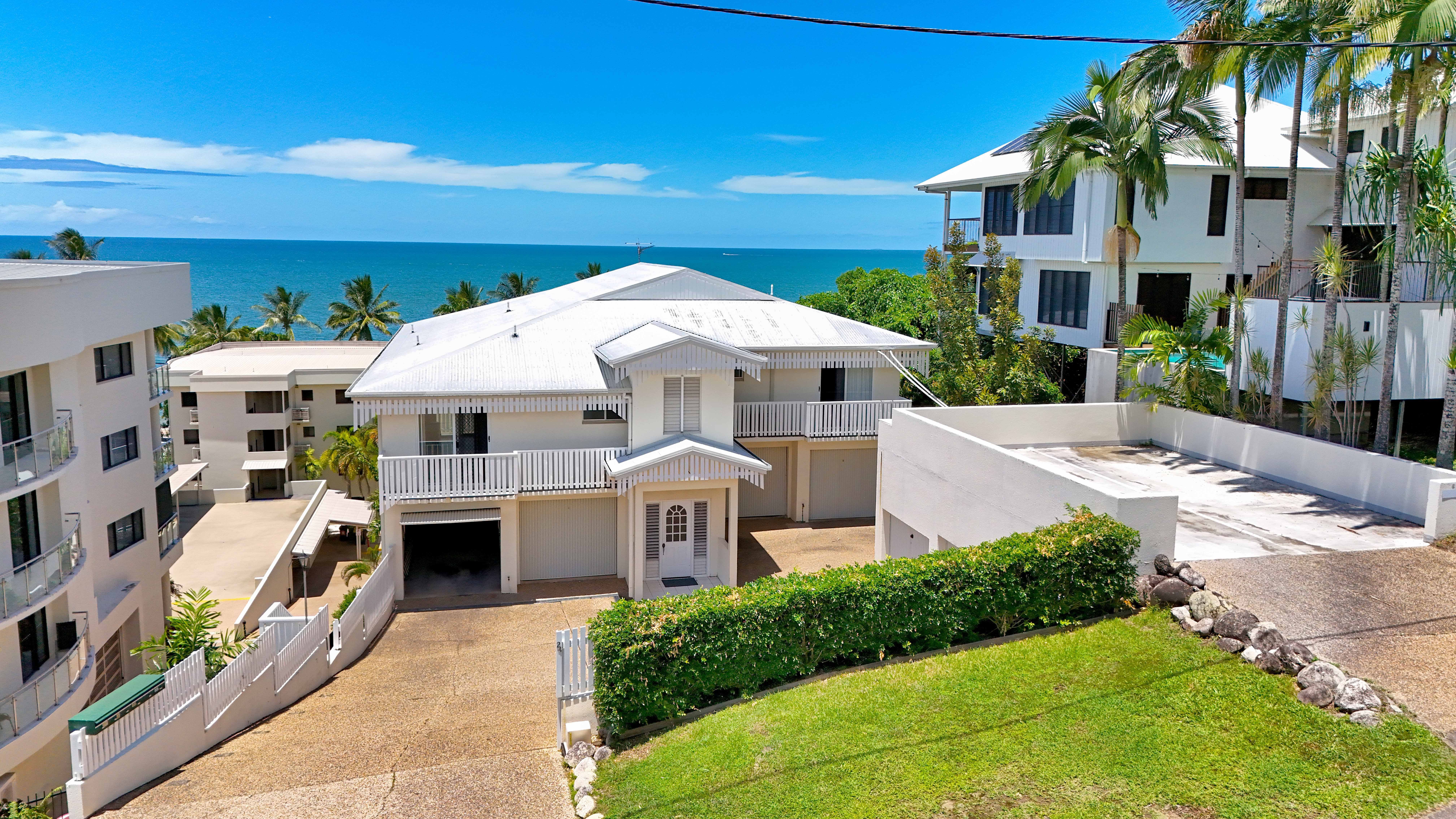 2/24 Moore Street, Trinity Beach, QLD 4879