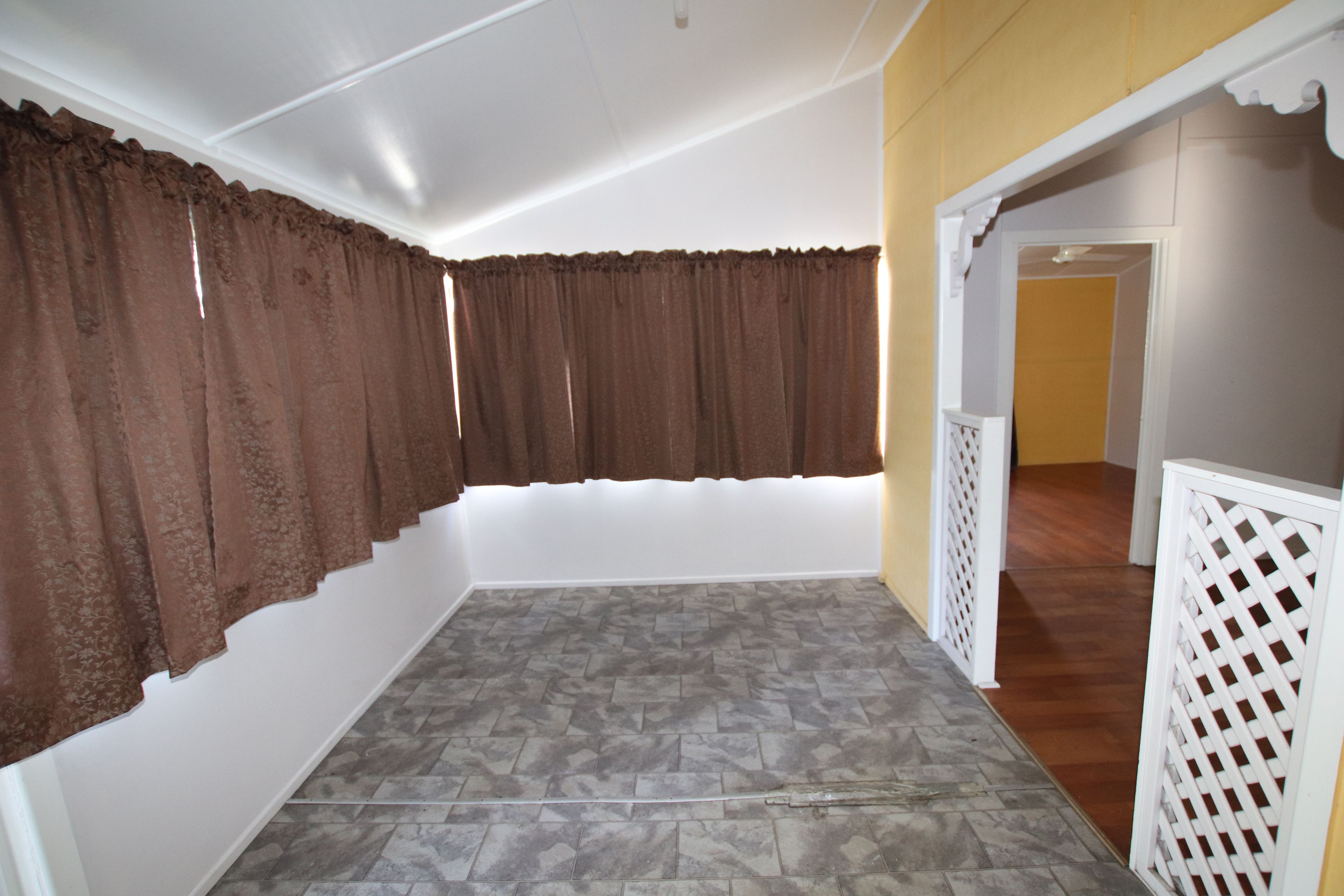 83 Grevillea Street — photo 10 of 11