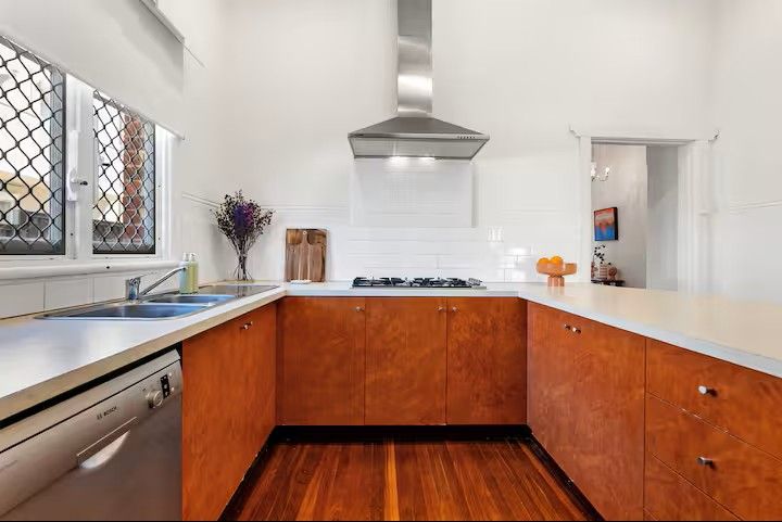 2 Campsie Street — photo 7 of 24