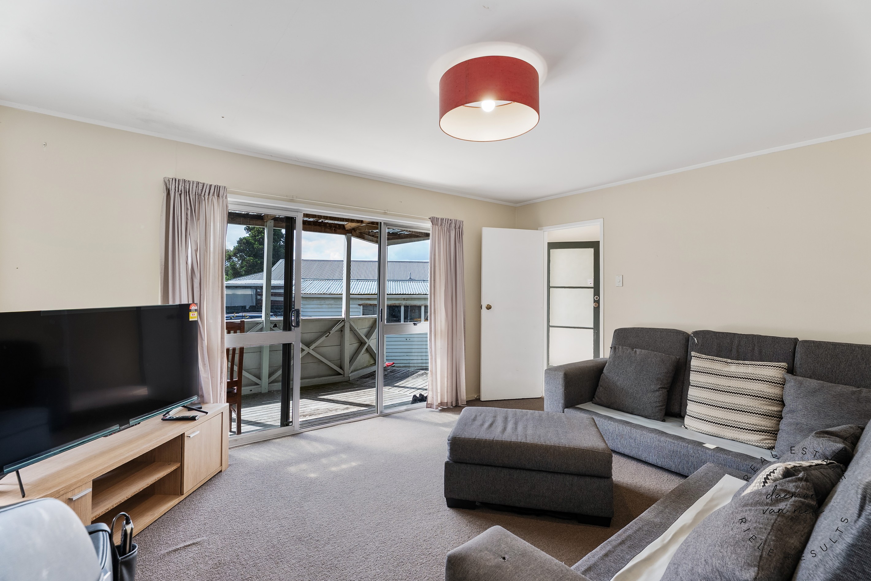 16 Stoll Place, Clendon Park, Manukau City