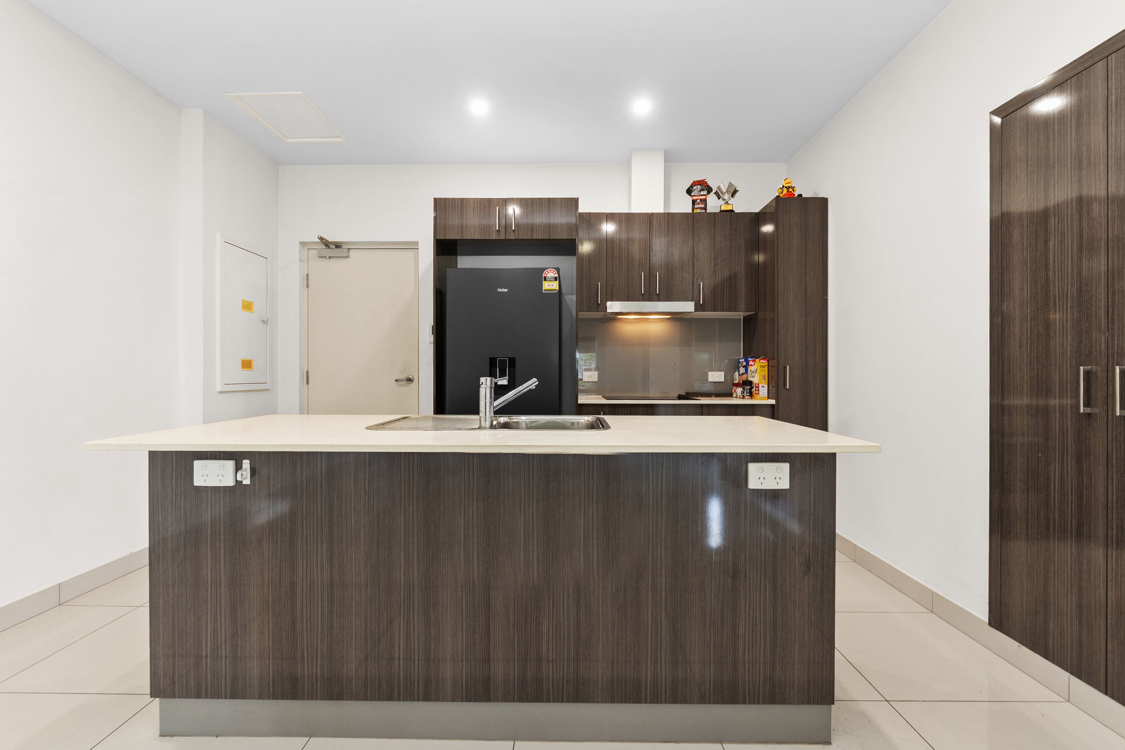 52/15 Fairweather Crescent — photo 3 of 13