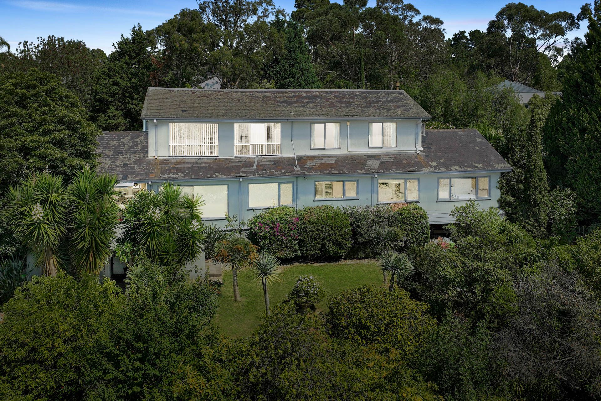 28 Pleasant View Crescent, Wheelers Hill, VIC 3150