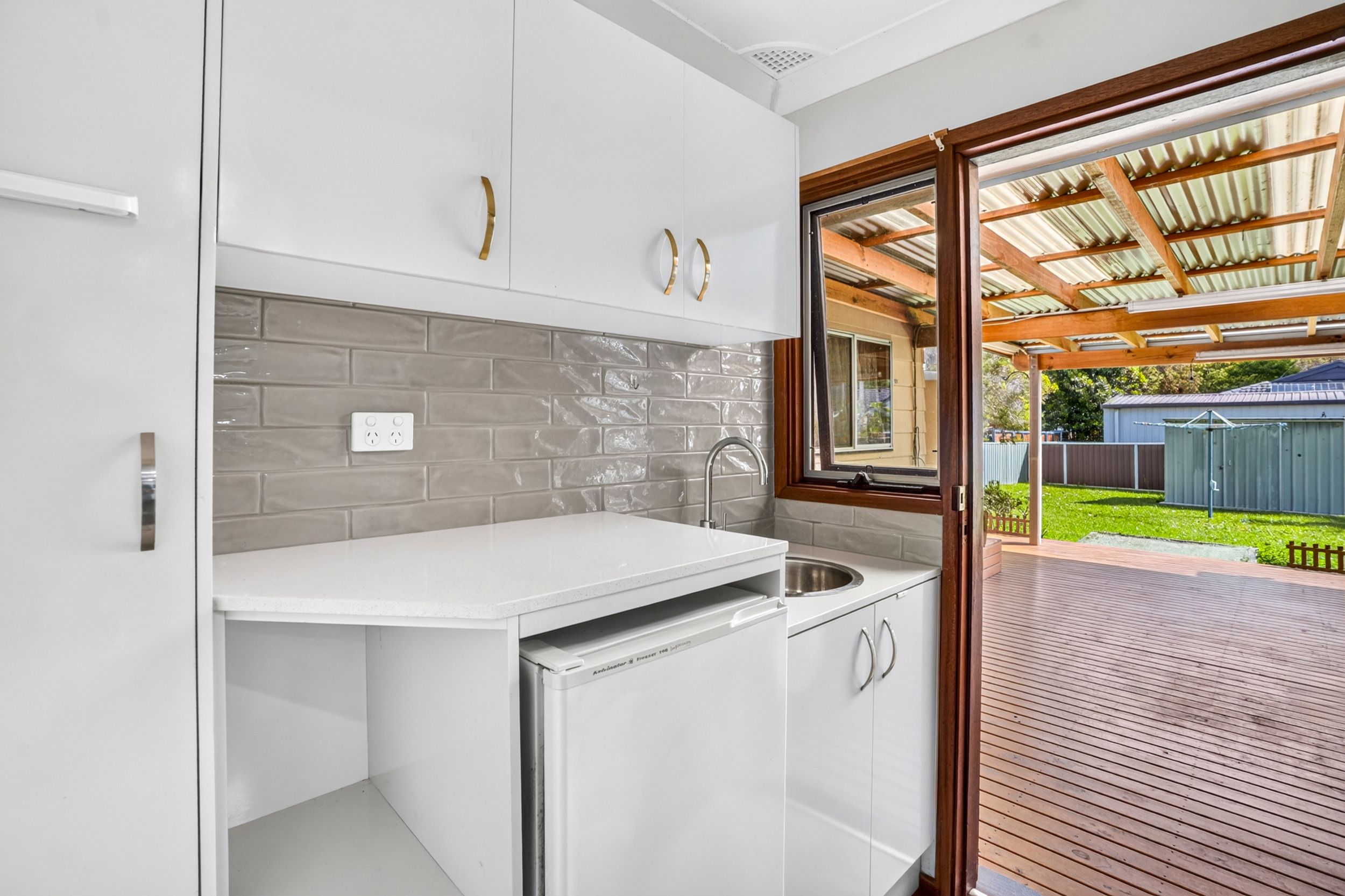 80 Playford Road — photo 5 of 17